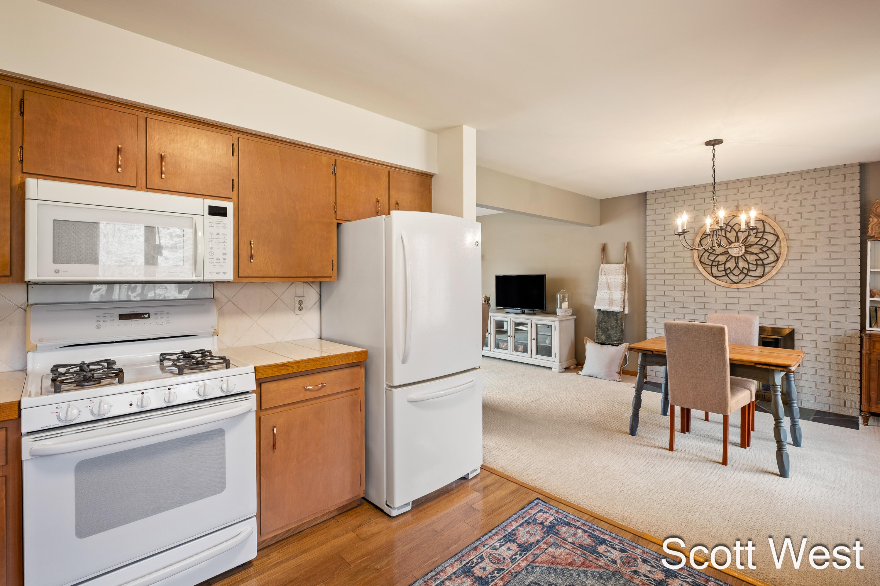 1645 Waldorf Street NW Grand Rapids MI 49544