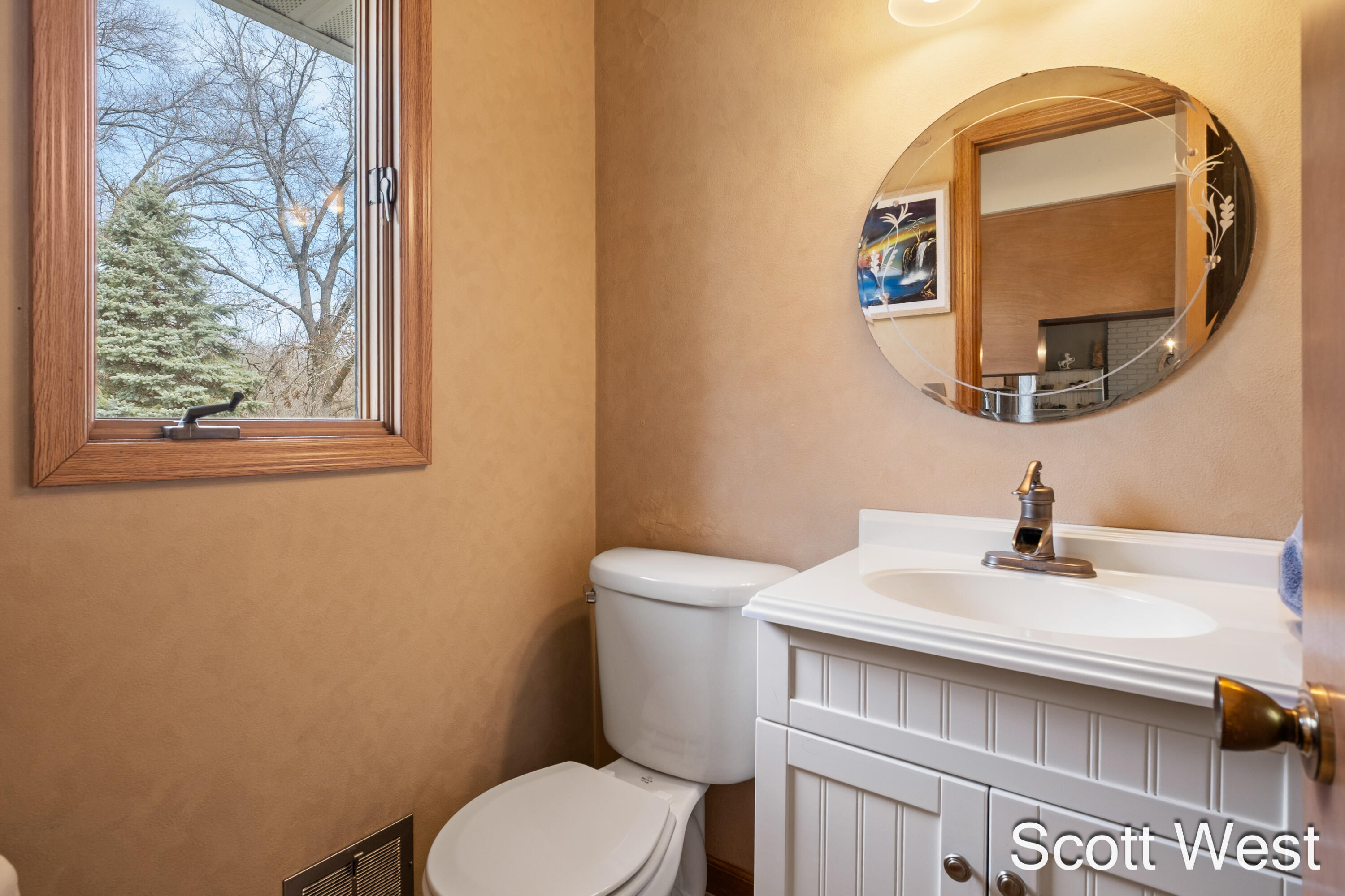 1645 Waldorf Street NW Grand Rapids MI 49544