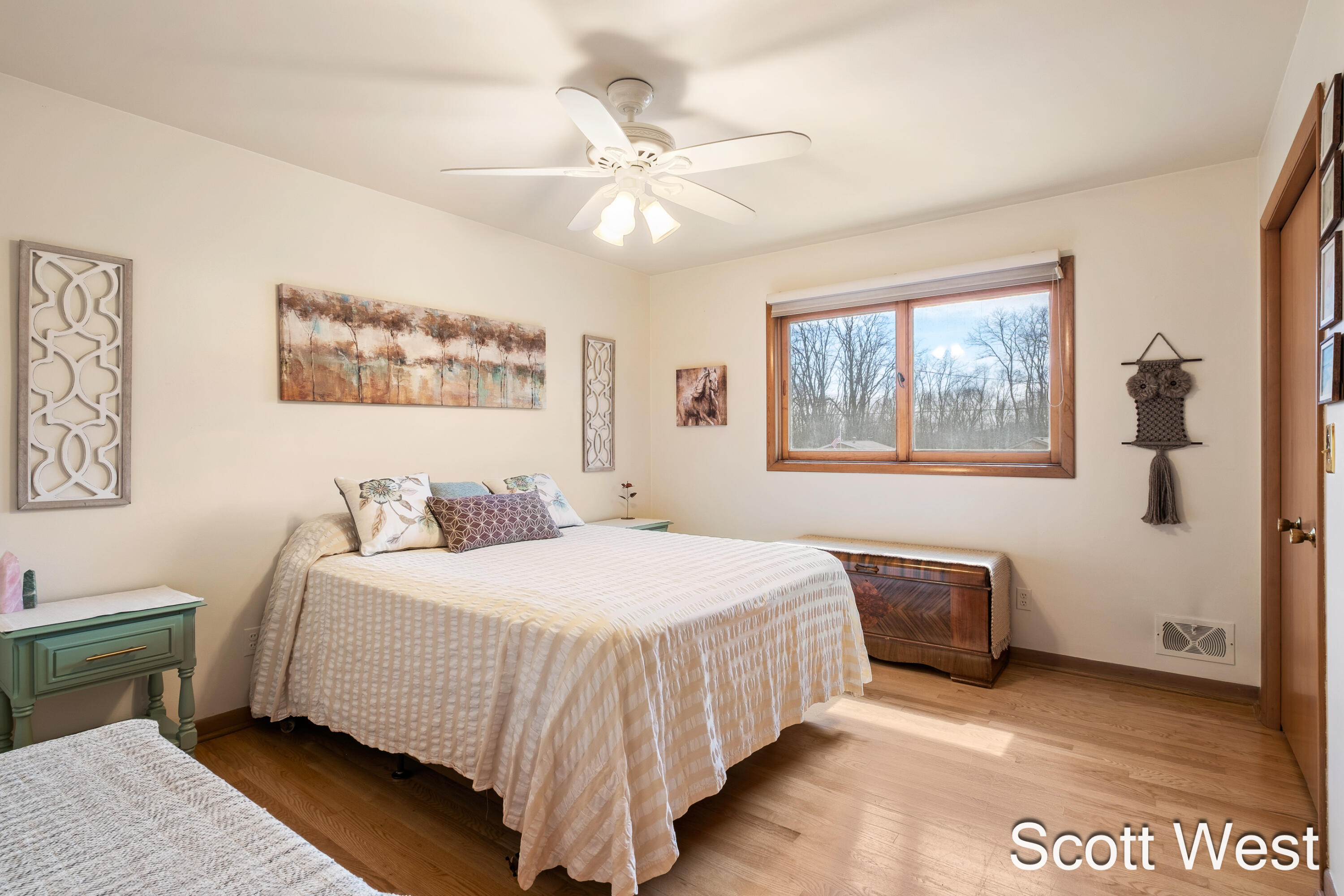 1645 Waldorf Street NW Grand Rapids MI 49544