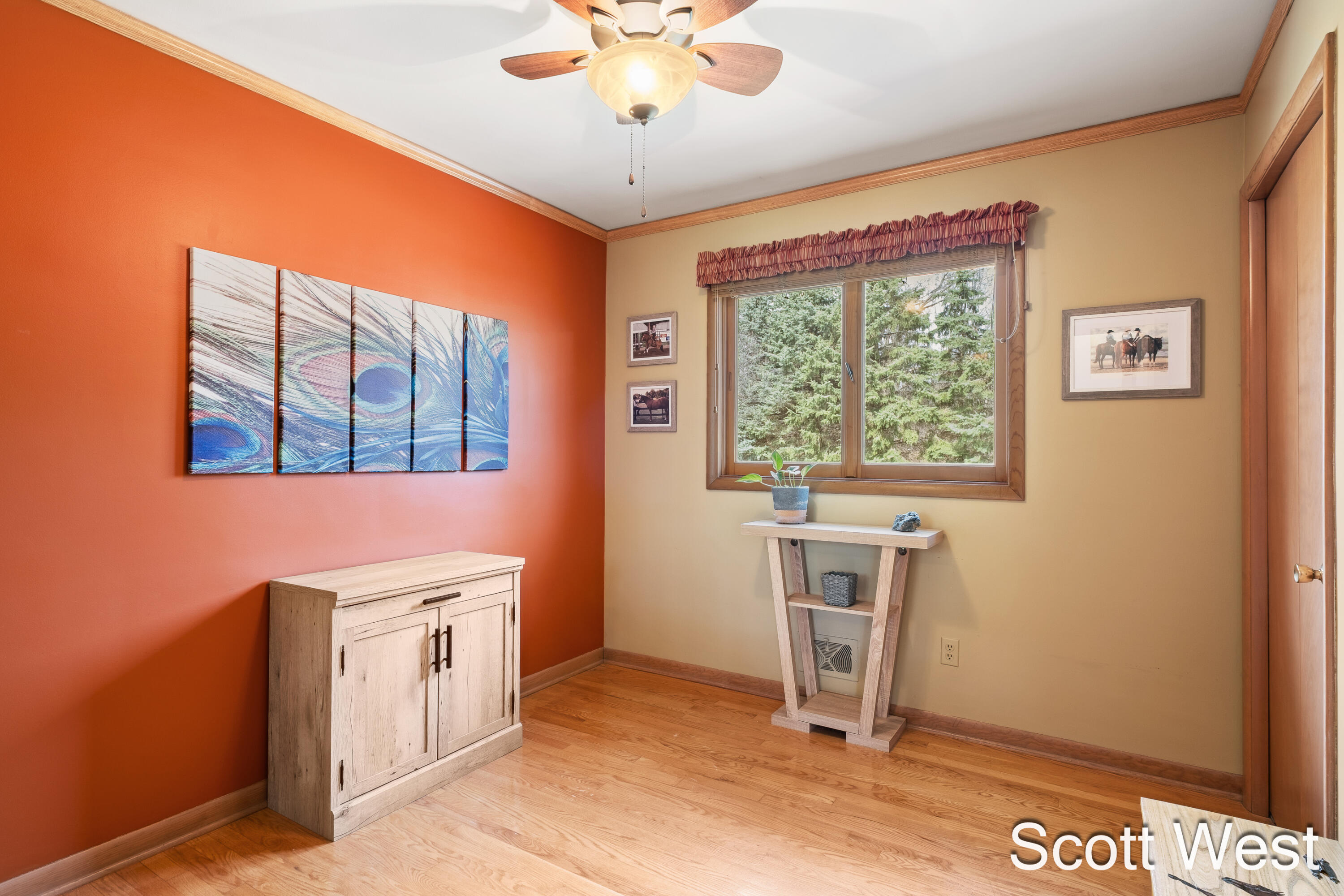 1645 Waldorf Street NW Grand Rapids MI 49544
