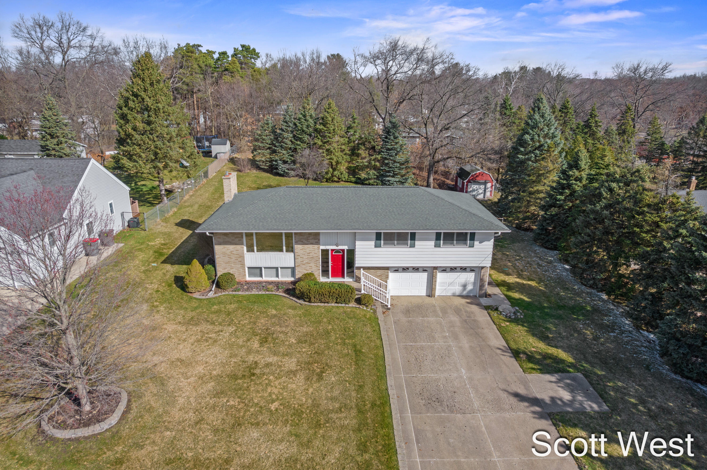 1645 Waldorf Street NW Grand Rapids MI 49544