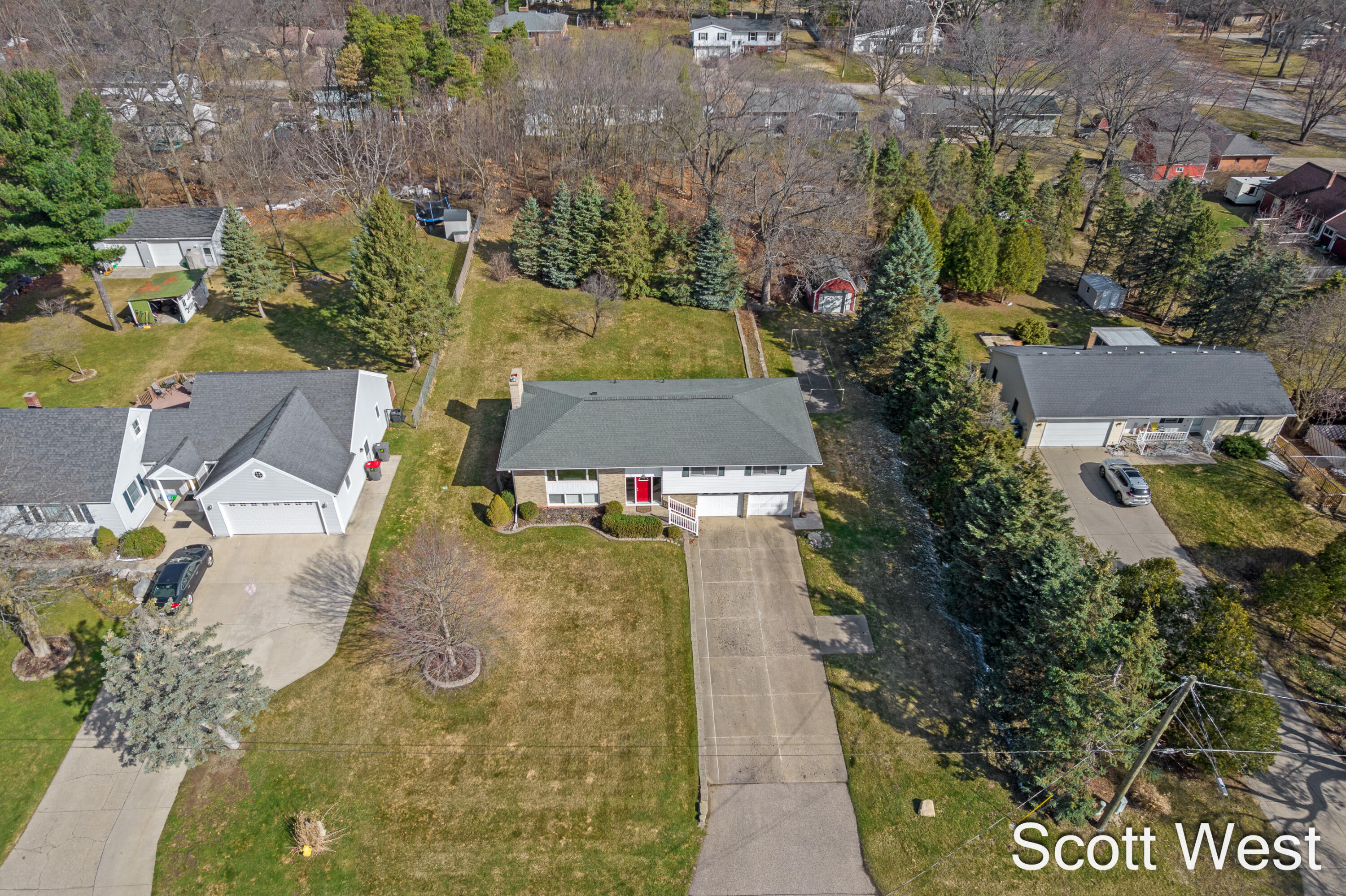 1645 Waldorf Street NW Grand Rapids MI 49544