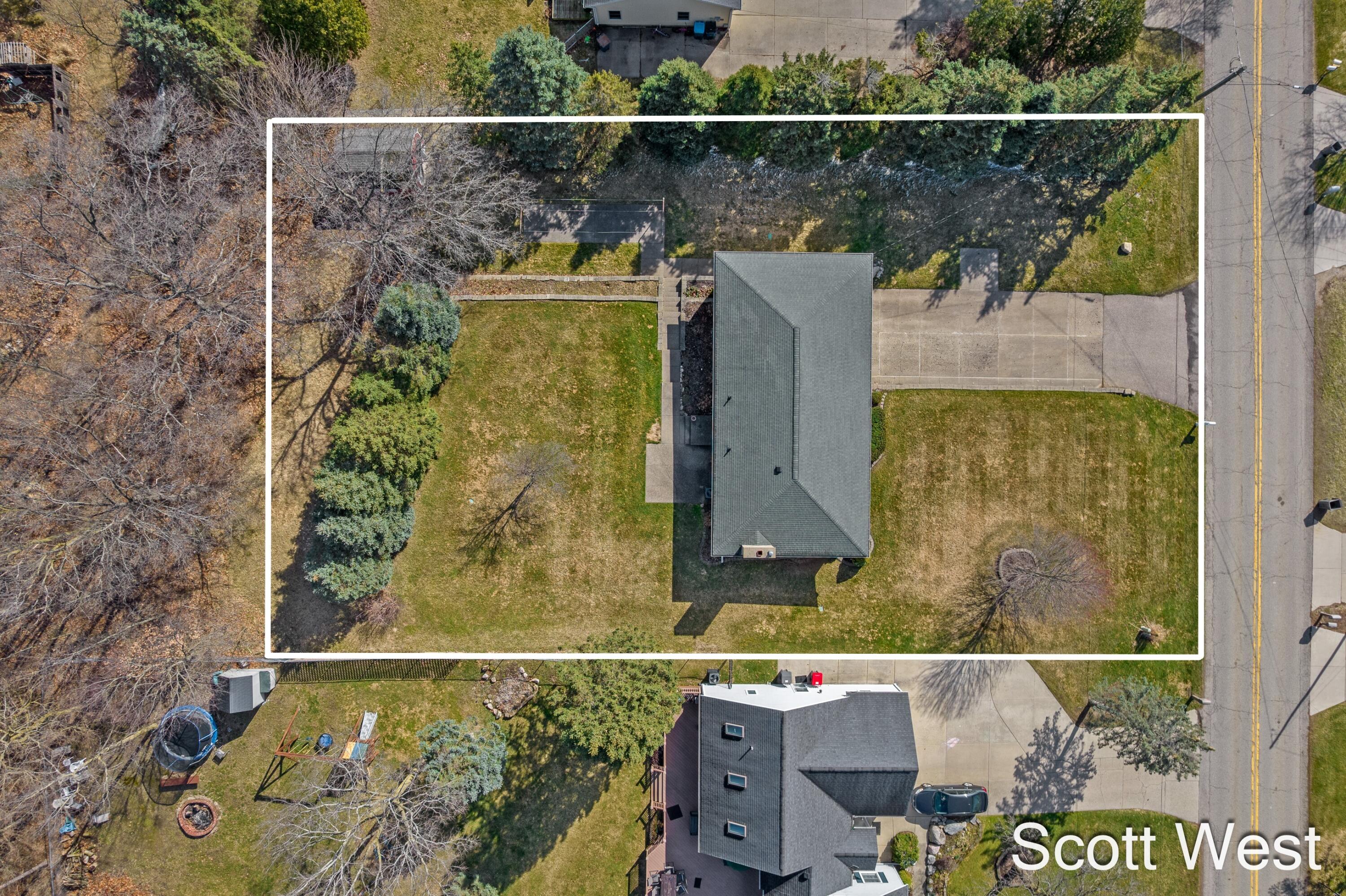 1645 Waldorf Street NW Grand Rapids MI 49544