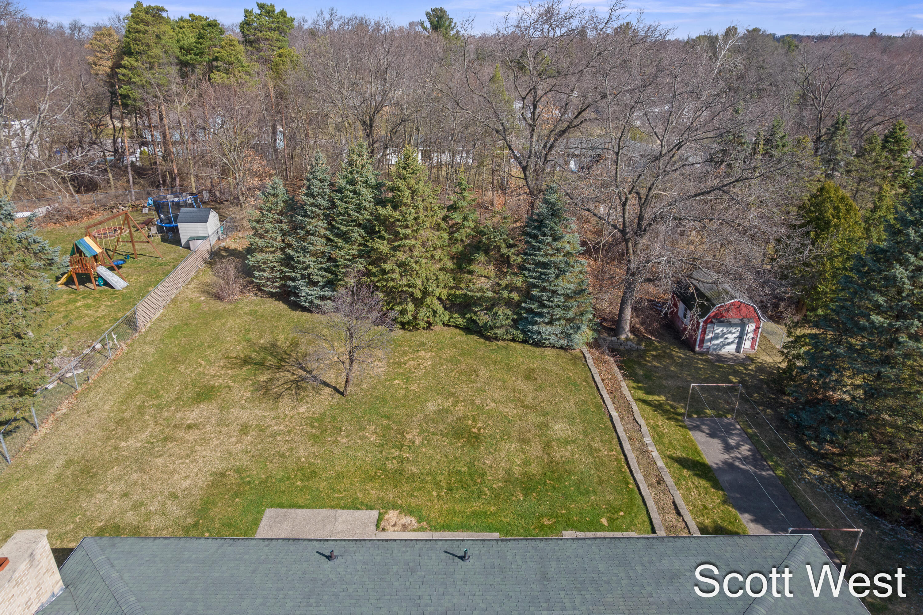 1645 Waldorf Street NW Grand Rapids MI 49544