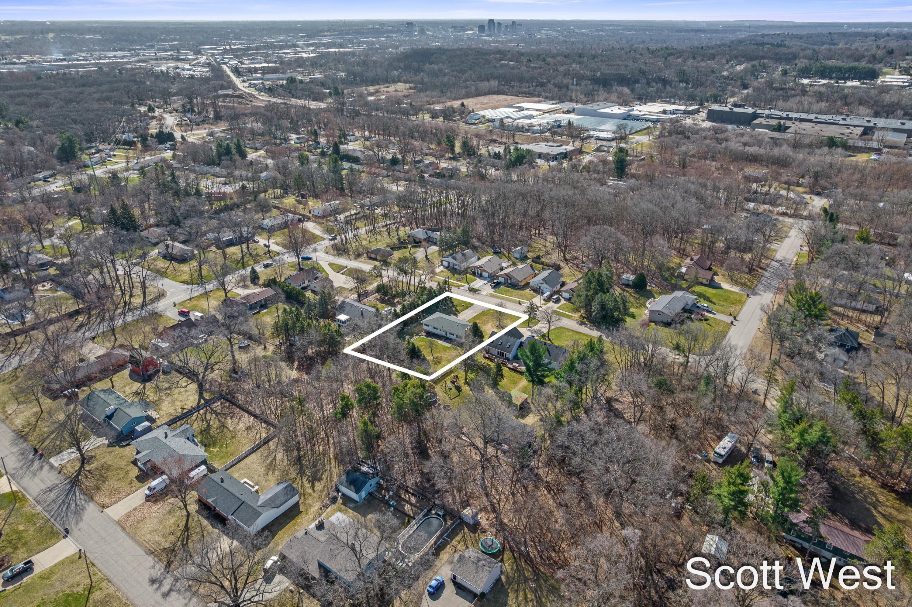 1645 Waldorf Street NW Grand Rapids MI 49544
