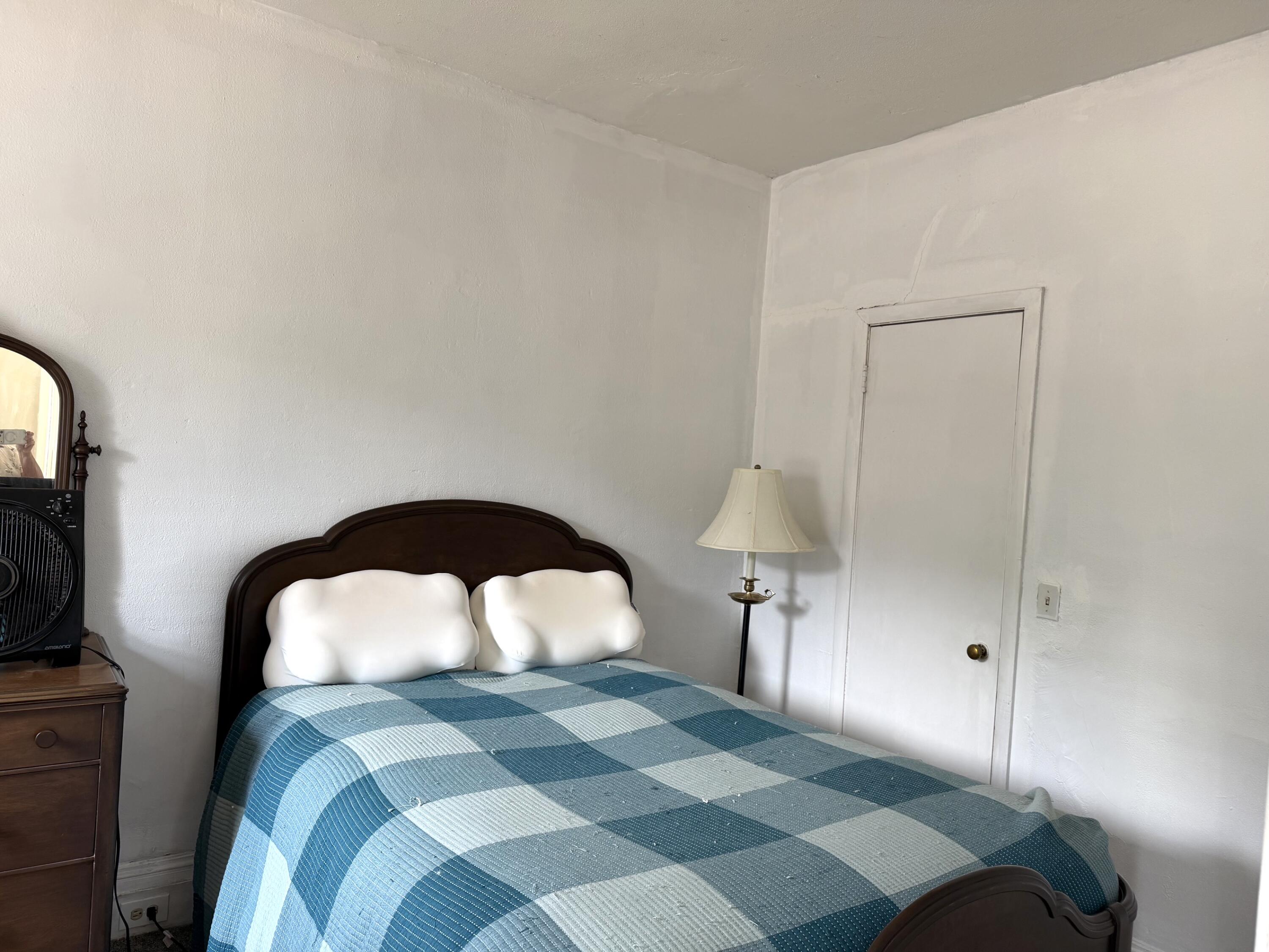 52 Iona Avenue Muskegon MI 49442