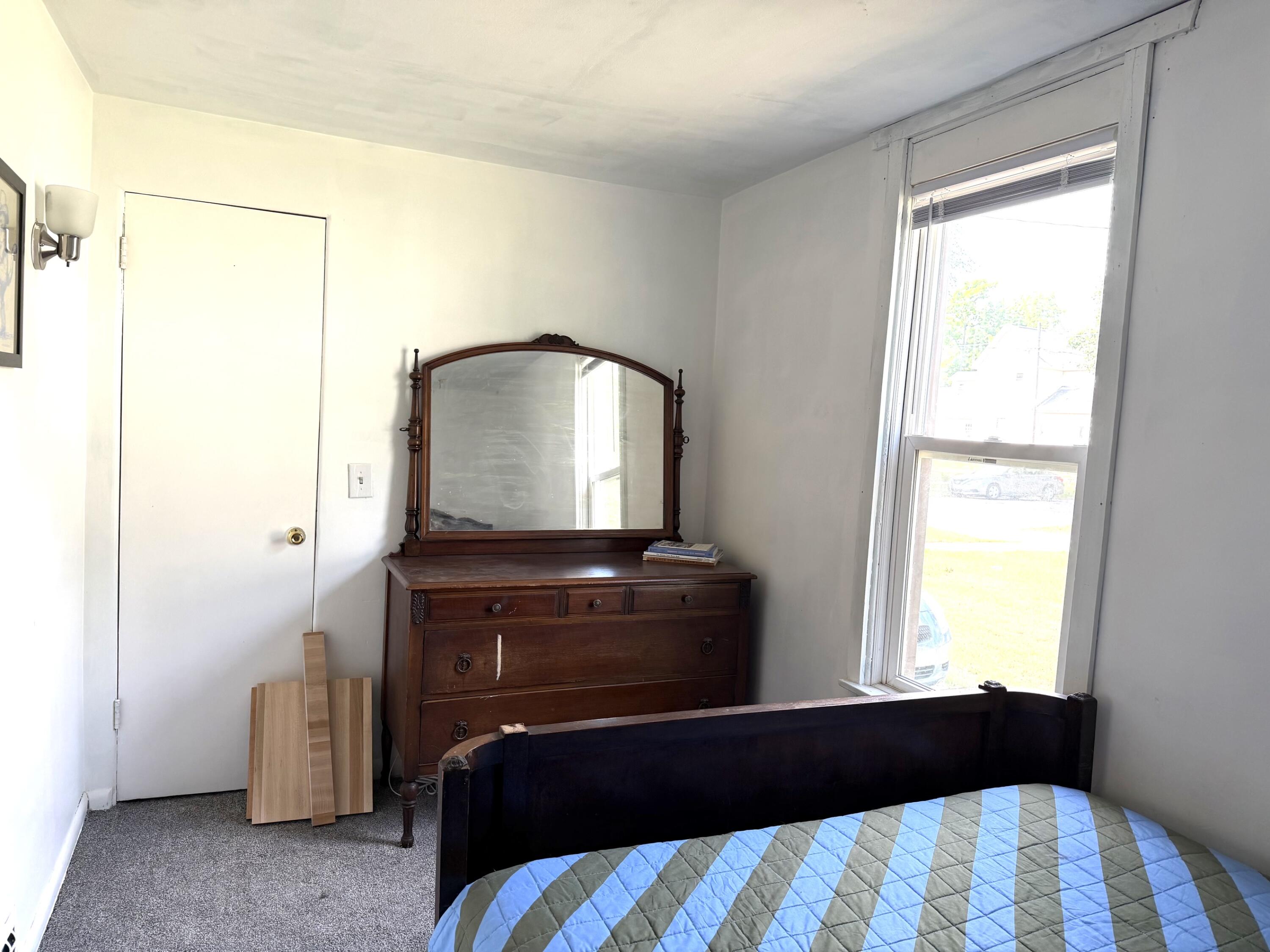 52 Iona Avenue Muskegon MI 49442