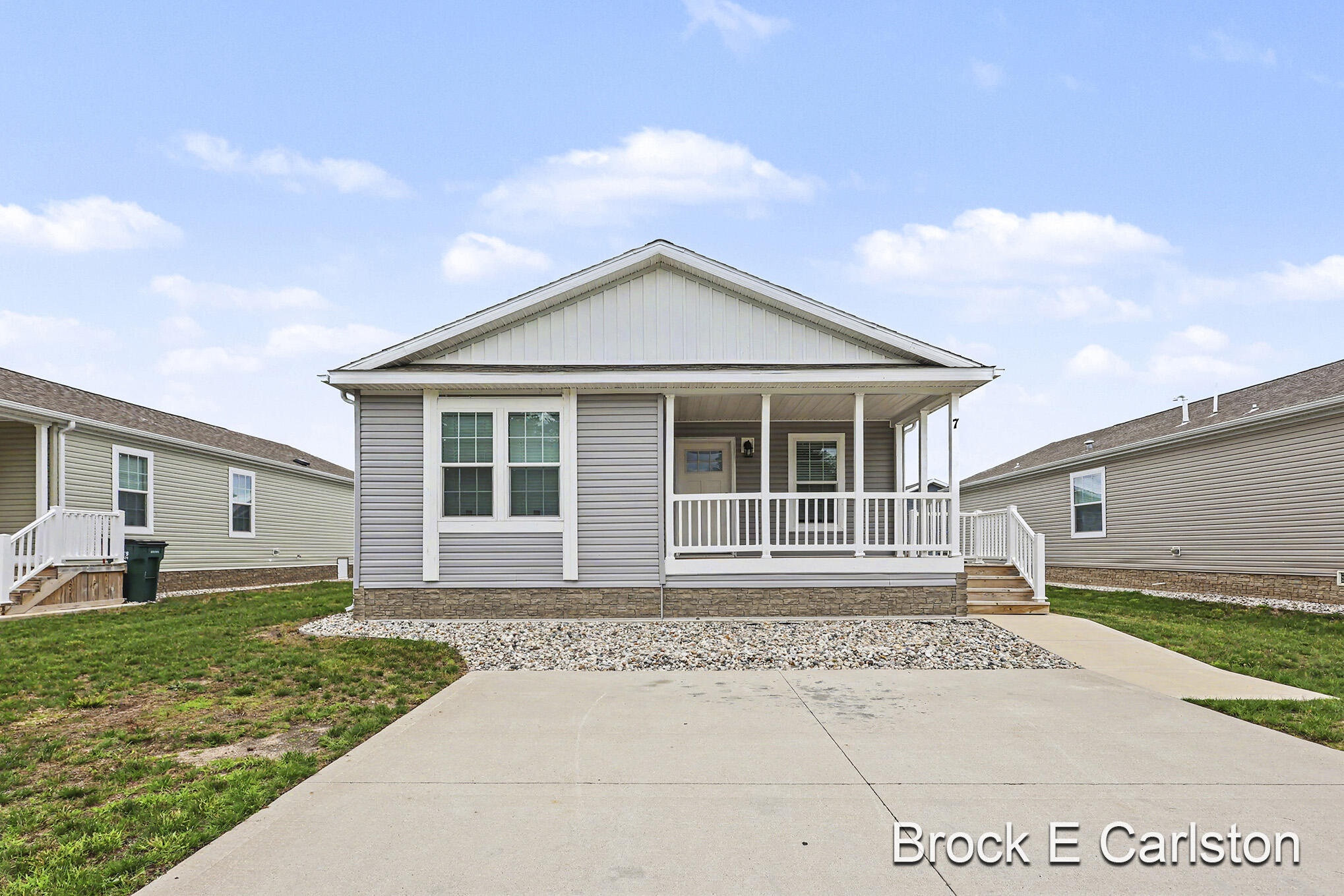1283 E Ellis Road Norton Shores MI 49441