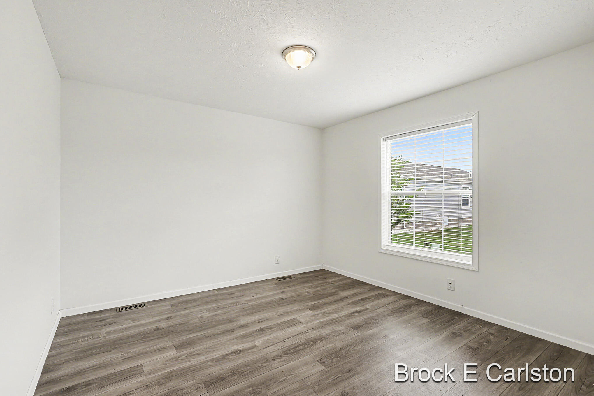 1283 E Ellis Road Norton Shores MI 49441