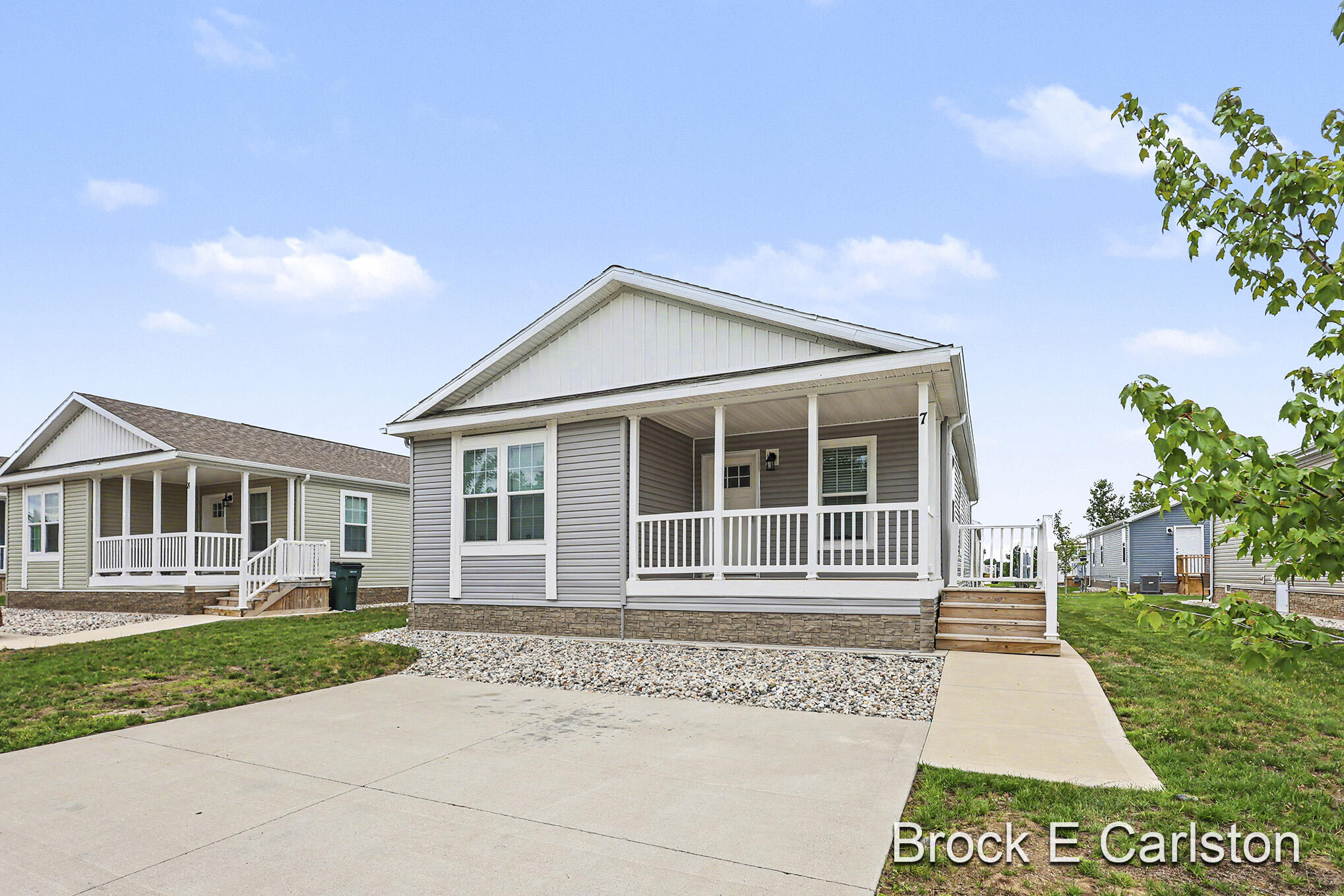 1283 E Ellis Road Norton Shores MI 49441