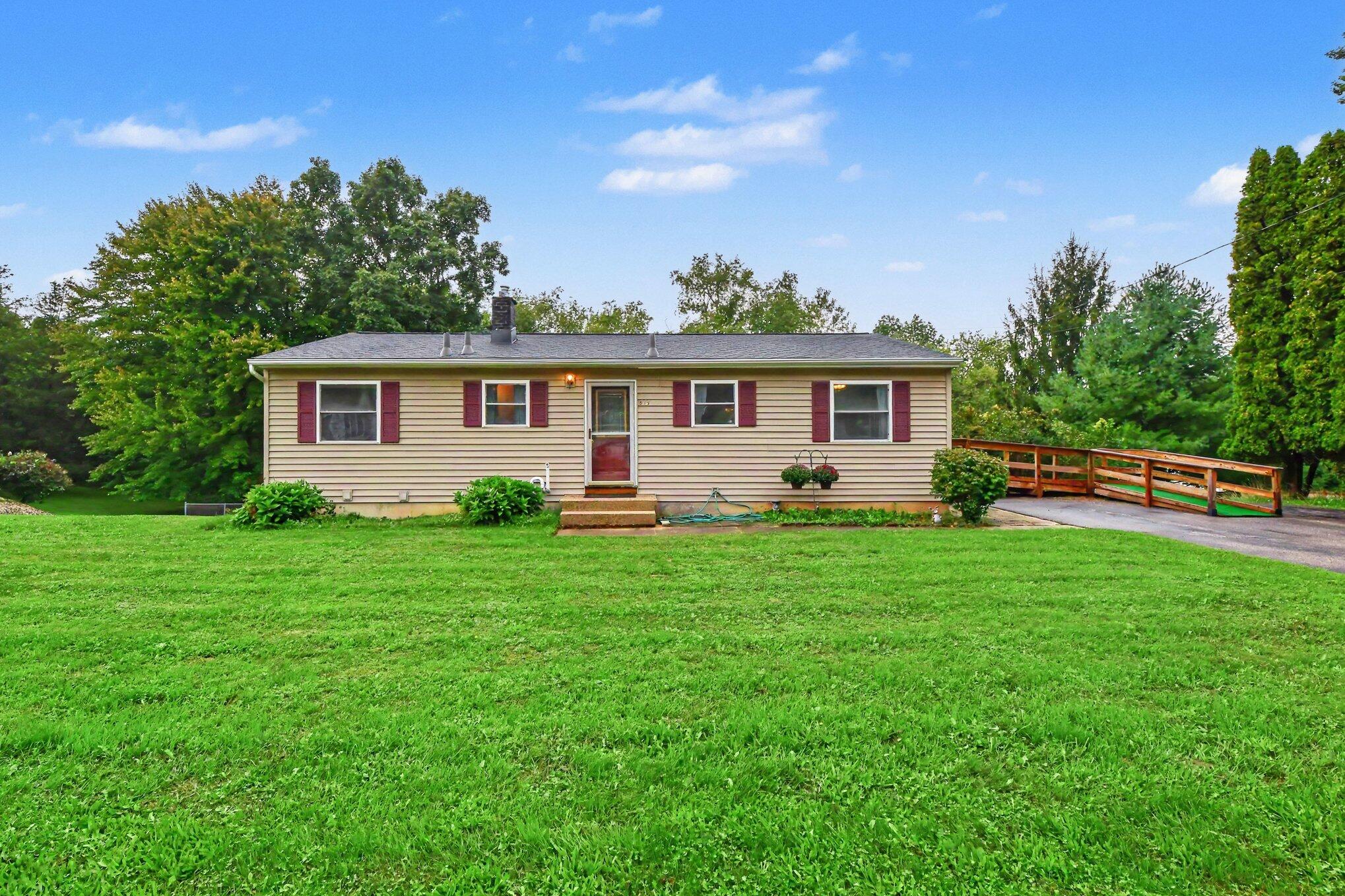 893 Maplehill Avenue SE Ada MI 49301