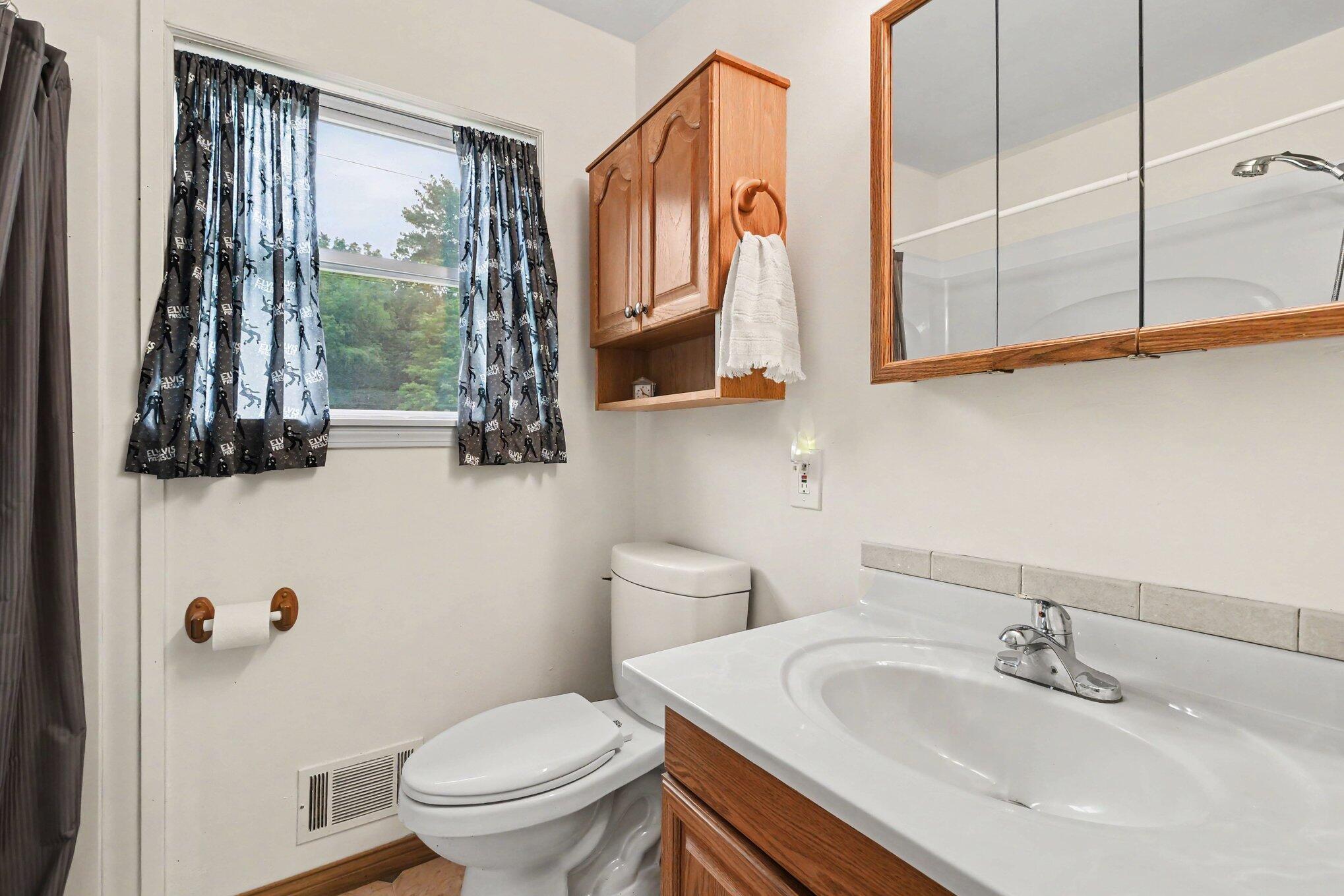 893 Maplehill Avenue SE Ada MI 49301