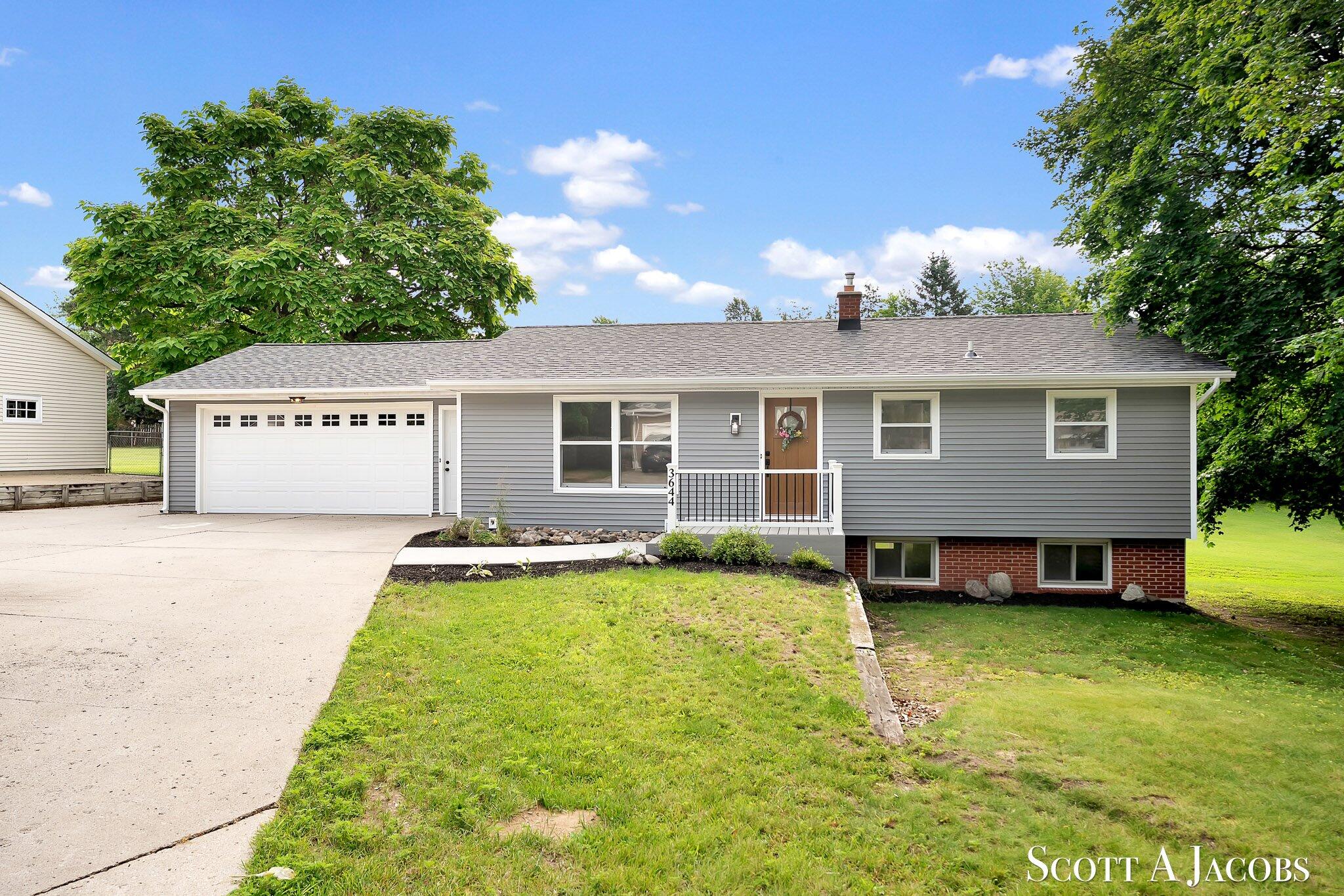 3644 Ivy Drive NE Grand Rapids MI 49525