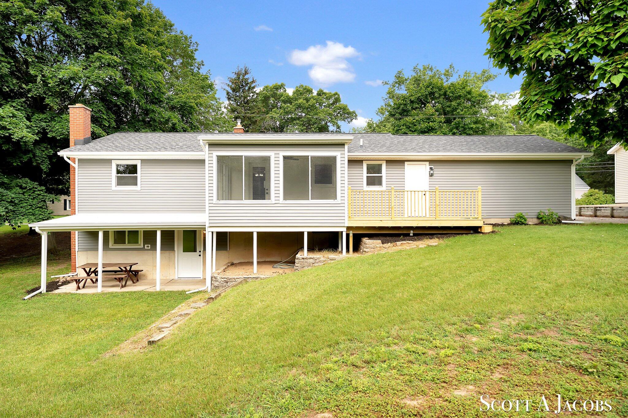 3644 Ivy Drive NE Grand Rapids MI 49525