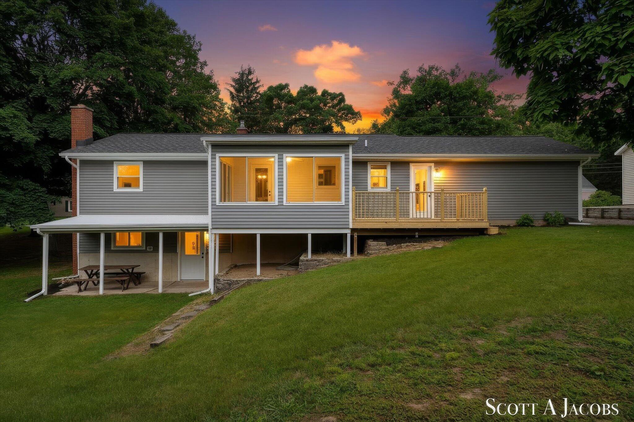 3644 Ivy Drive NE Grand Rapids MI 49525