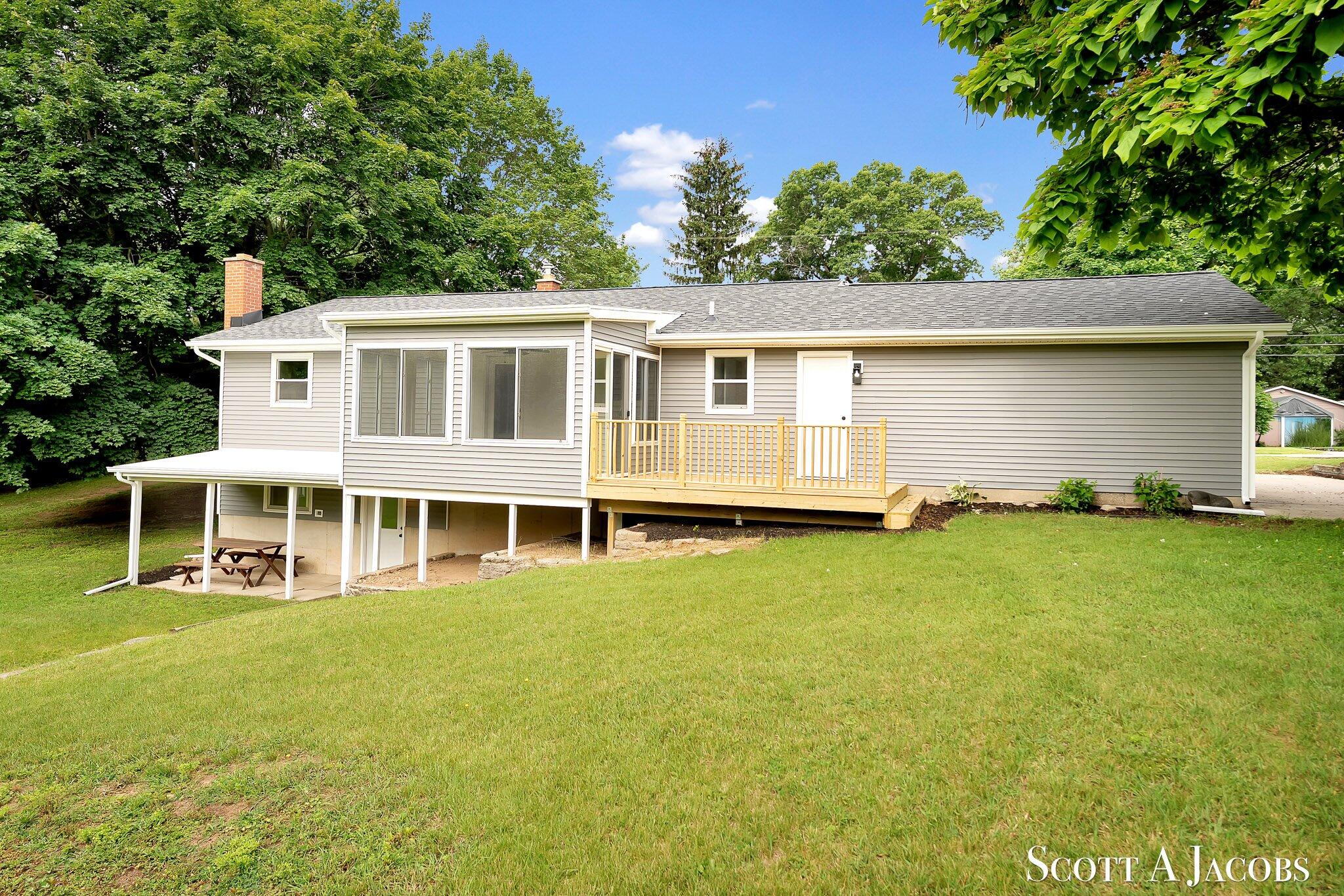 3644 Ivy Drive NE Grand Rapids MI 49525