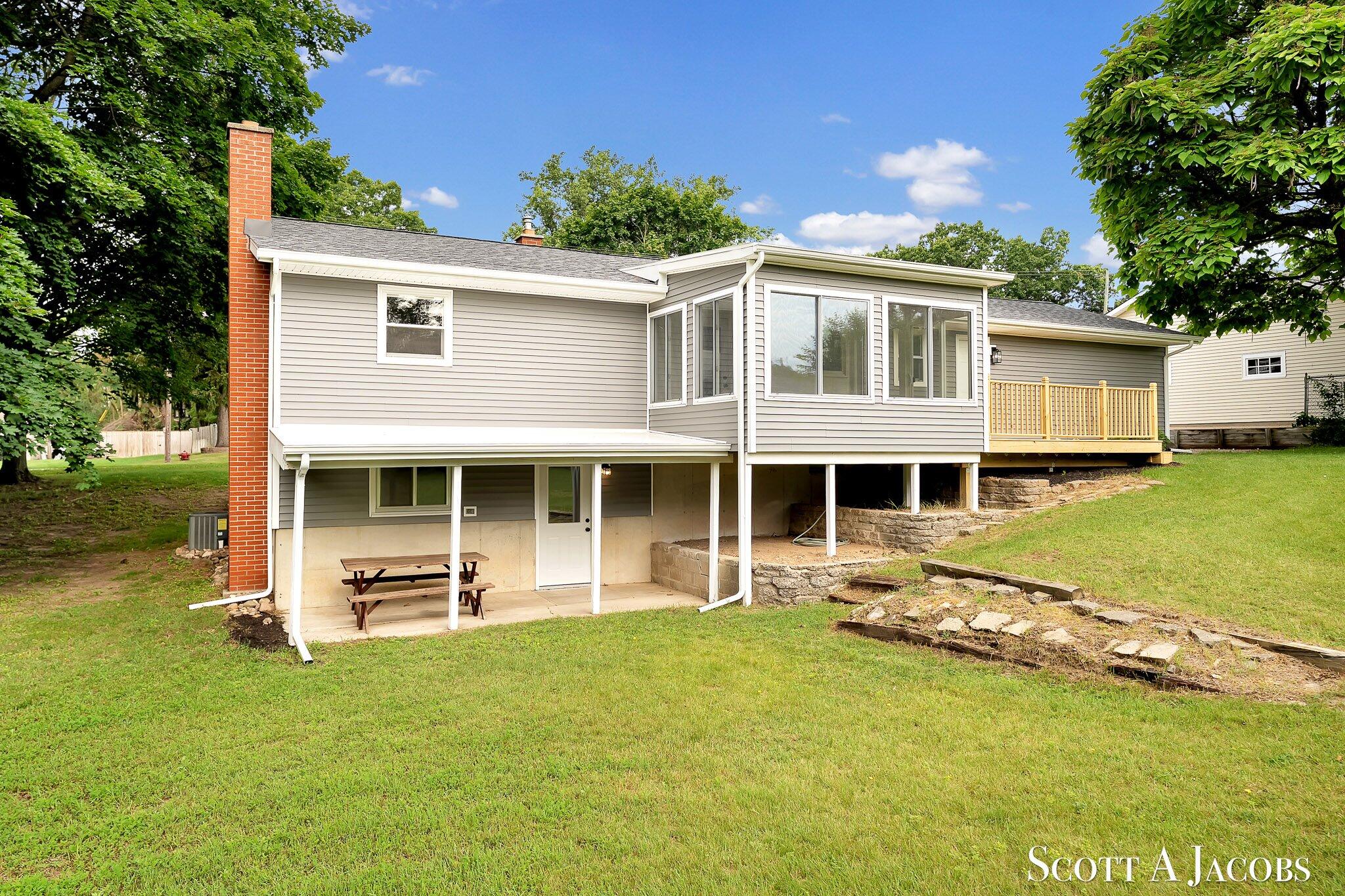 3644 Ivy Drive NE Grand Rapids MI 49525