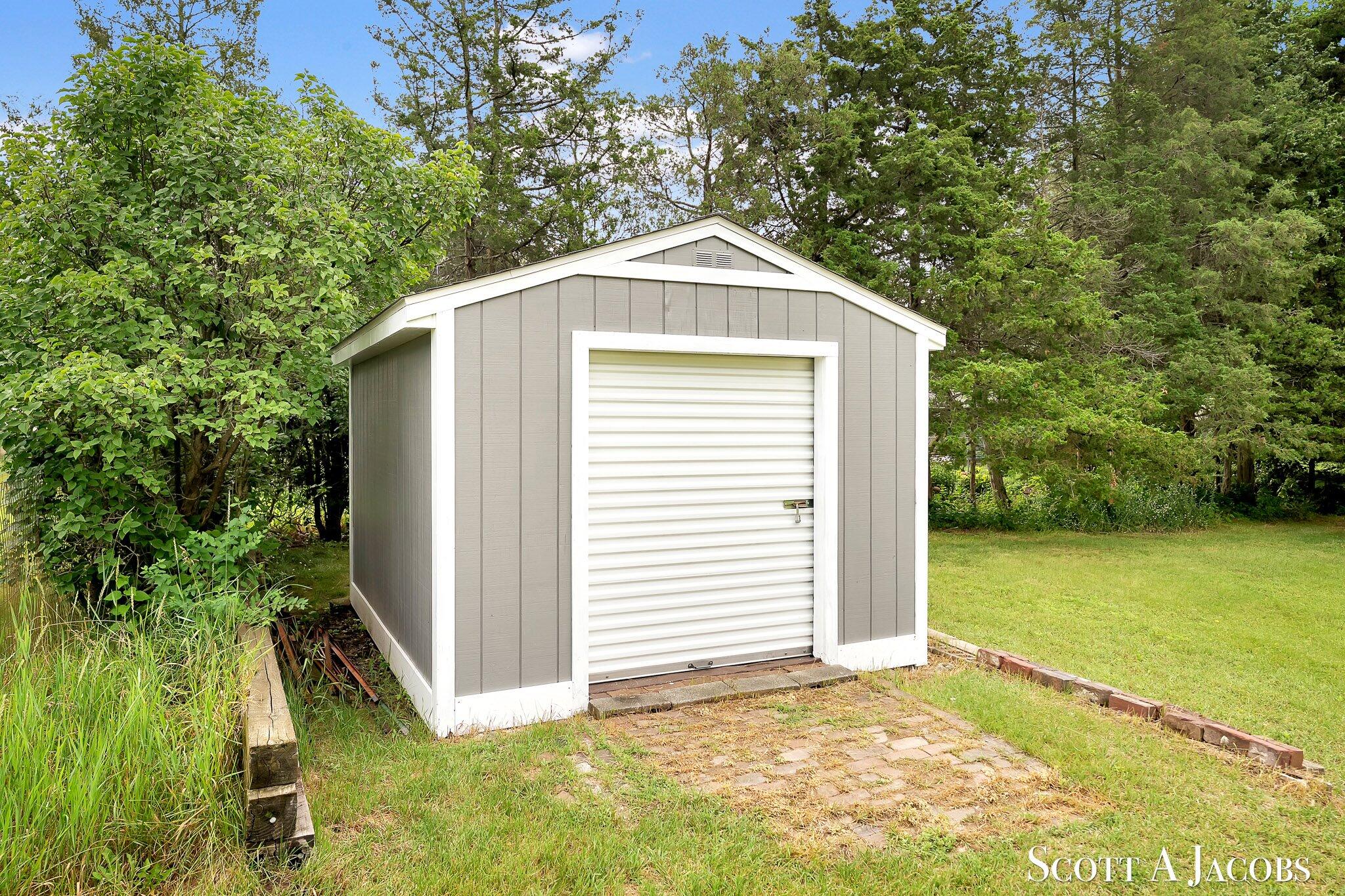 3644 Ivy Drive NE Grand Rapids MI 49525