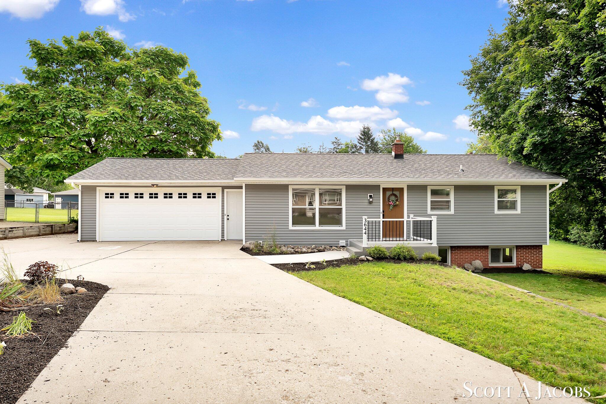 3644 Ivy Drive NE Grand Rapids MI 49525