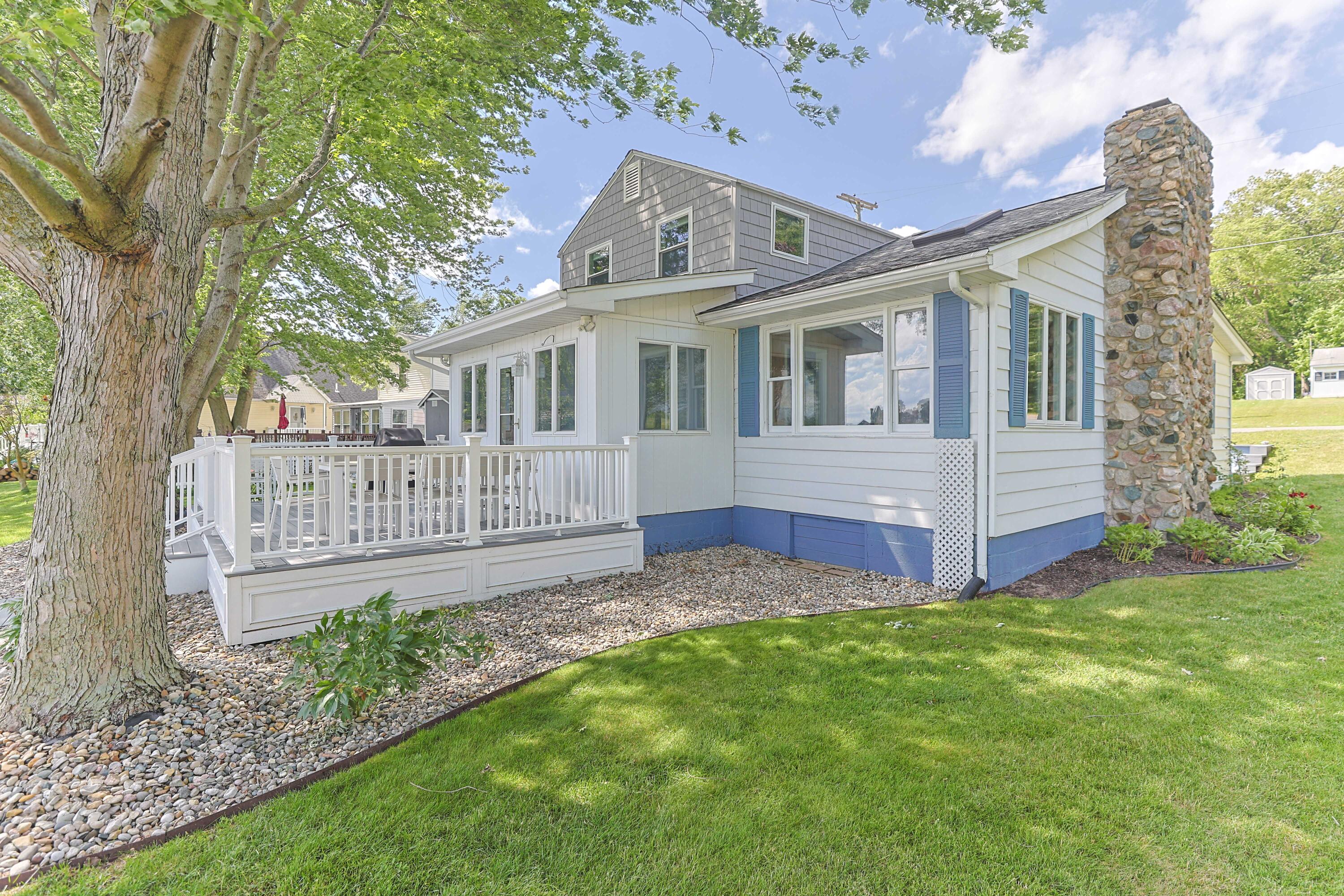 27061 Curtis Drive Edwardsburg MI 49112