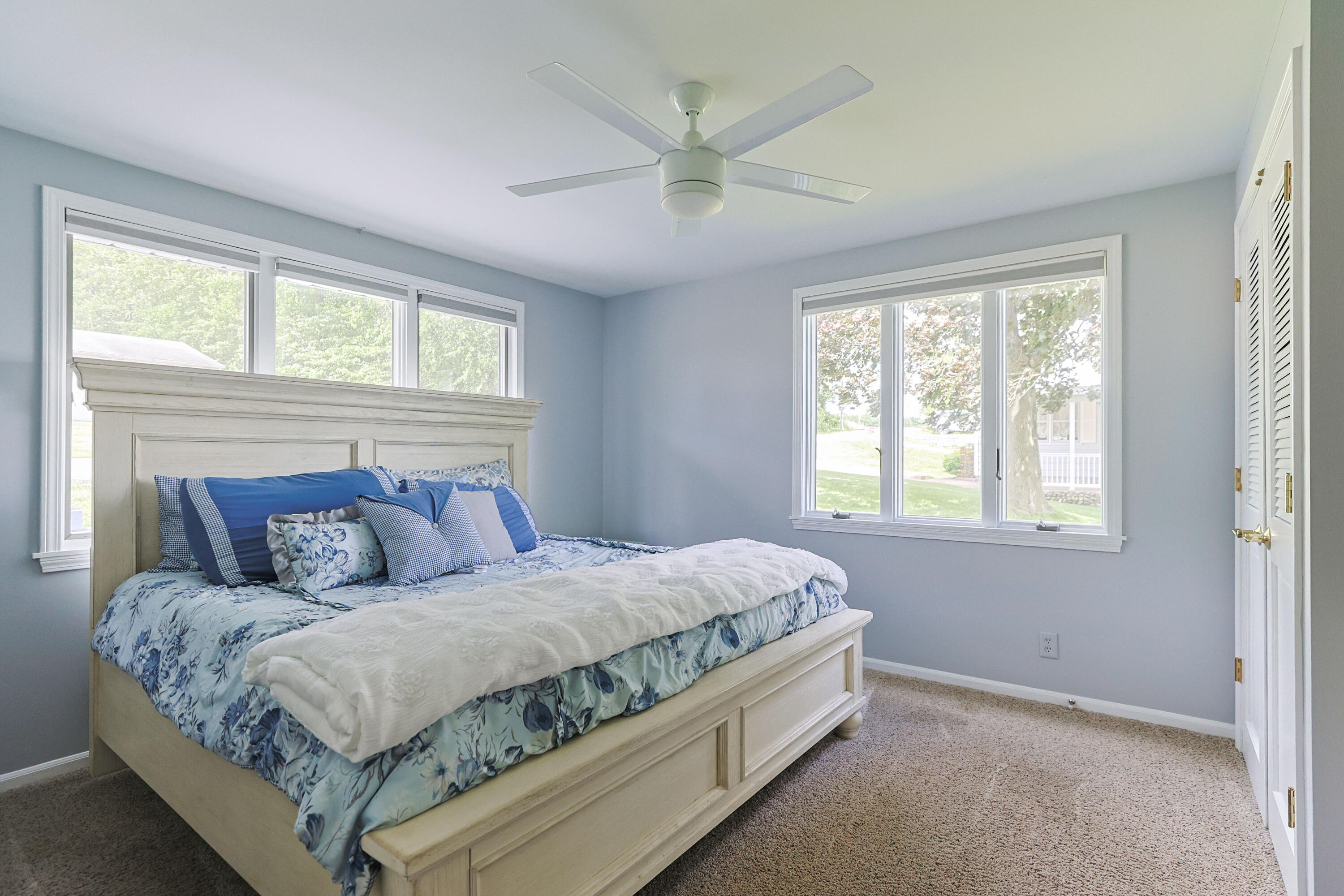 27061 Curtis Drive Edwardsburg MI 49112