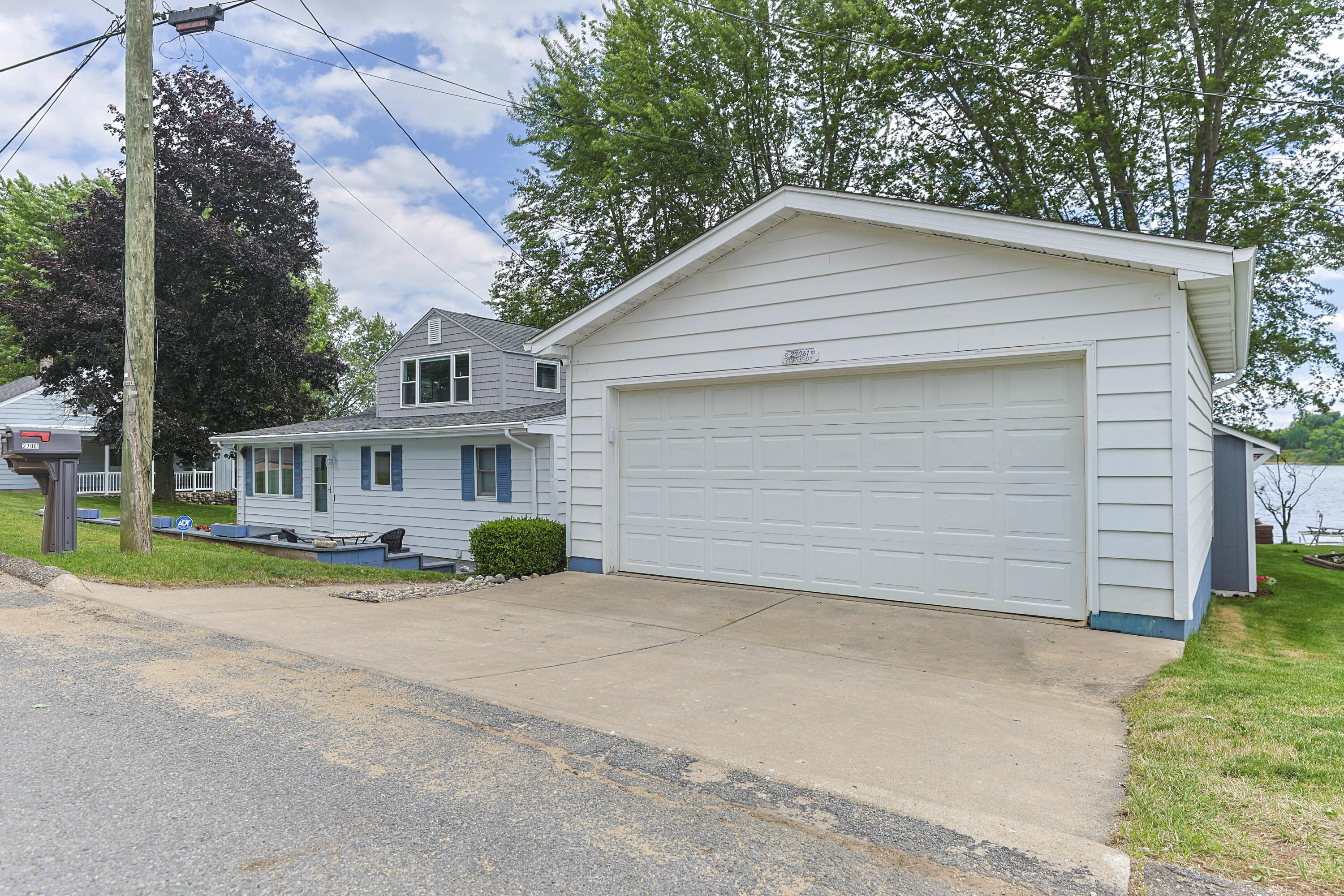 27061 Curtis Drive Edwardsburg MI 49112
