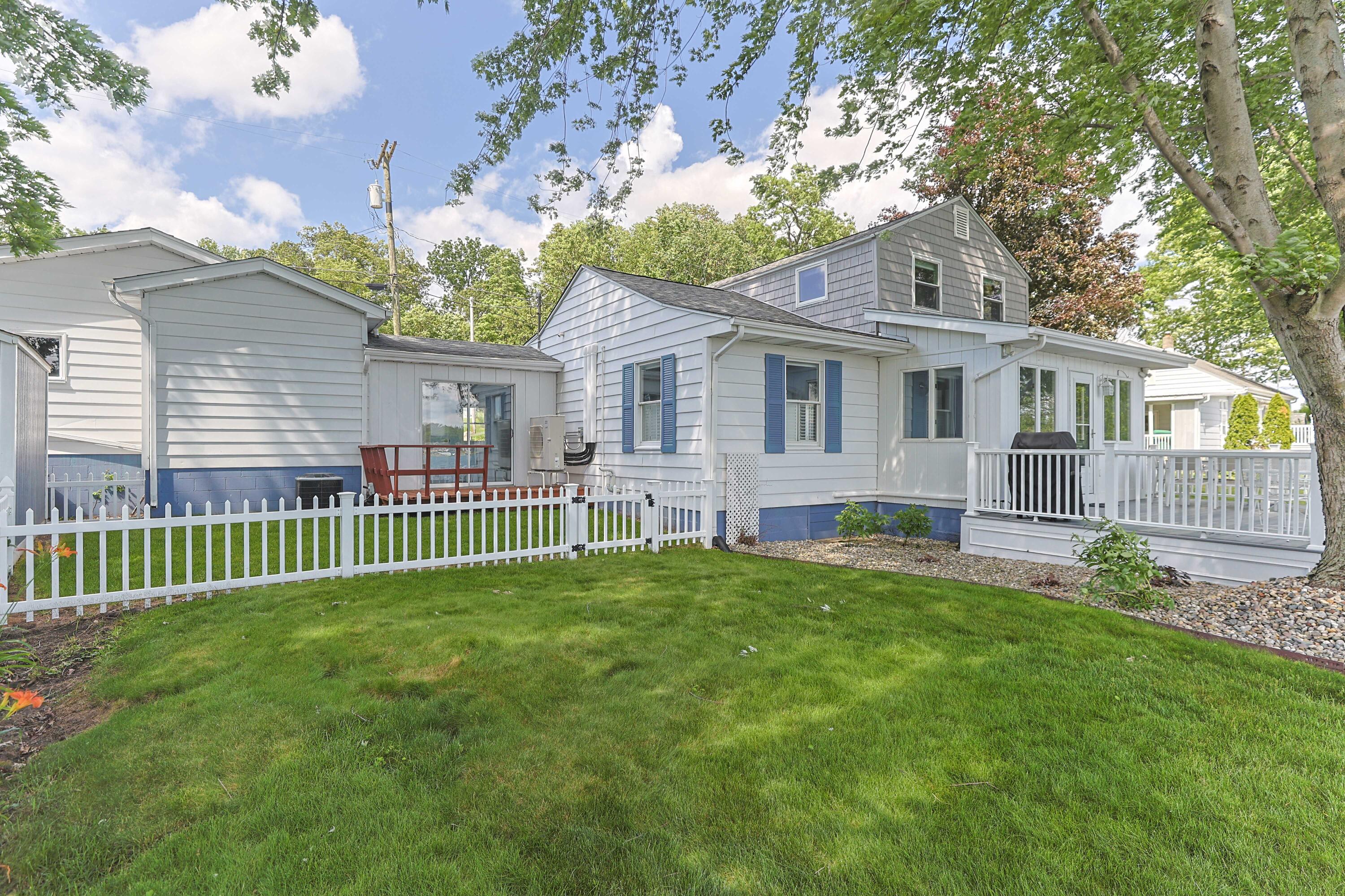 27061 Curtis Drive Edwardsburg MI 49112