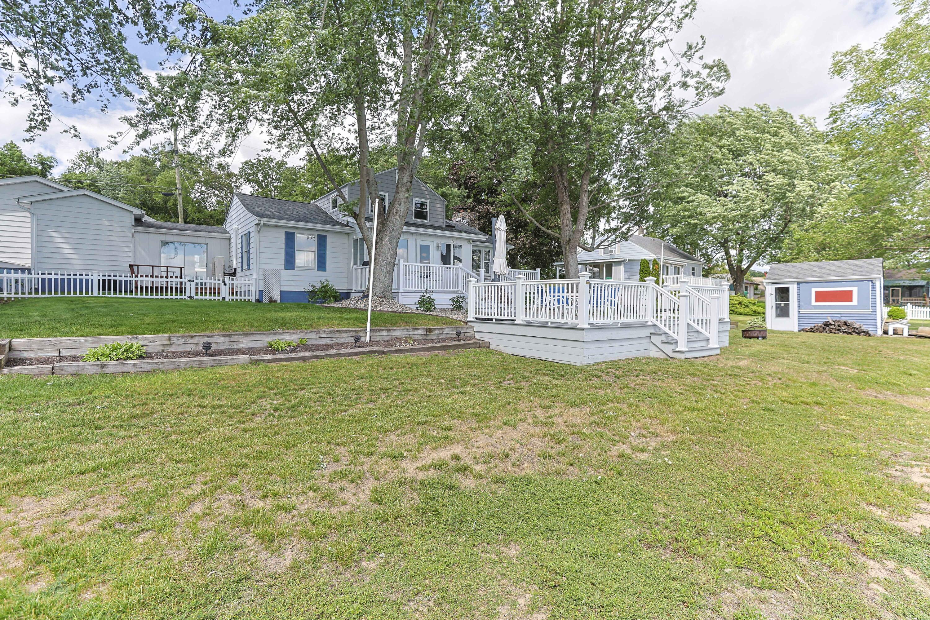 27061 Curtis Drive Edwardsburg MI 49112