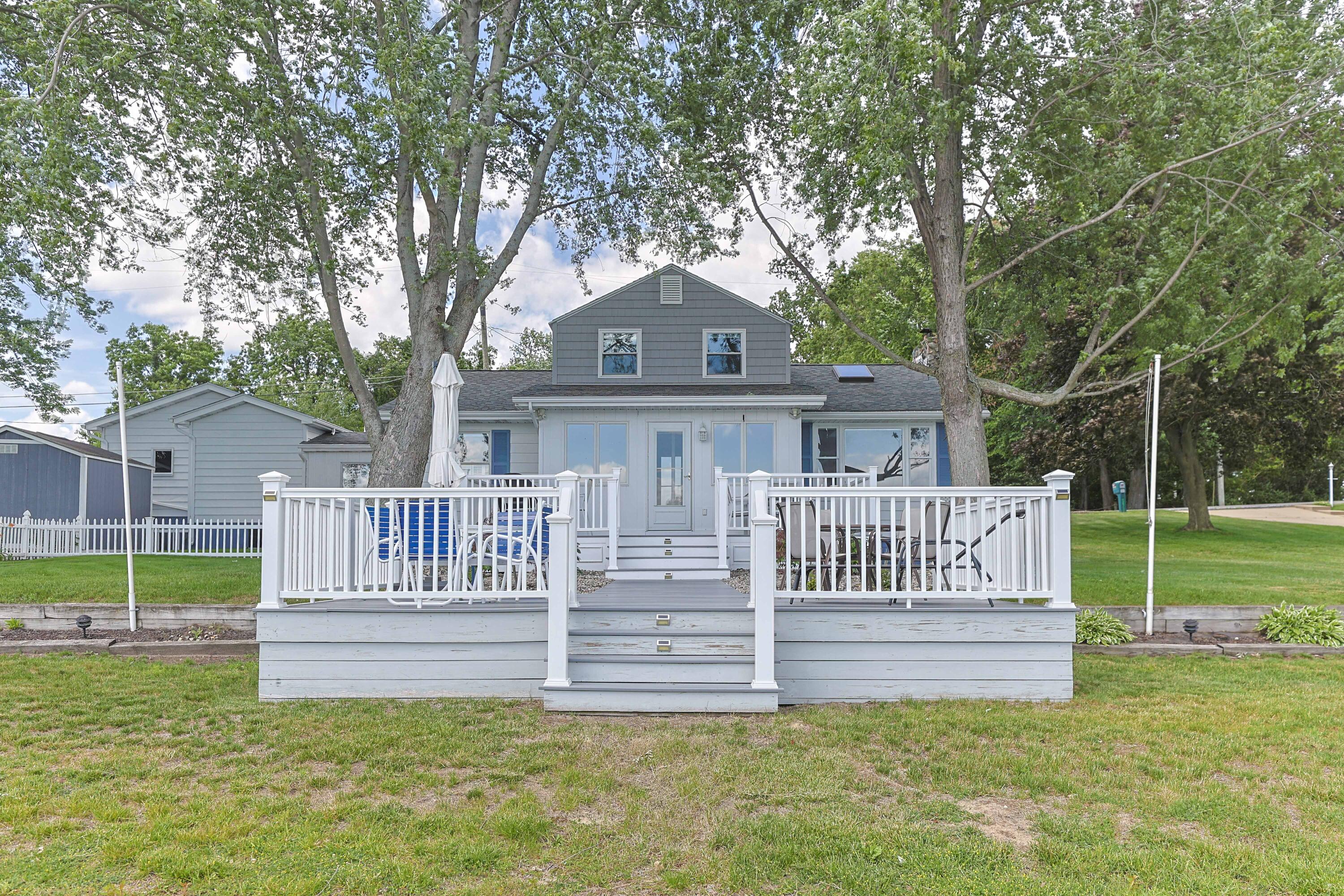27061 Curtis Drive Edwardsburg MI 49112