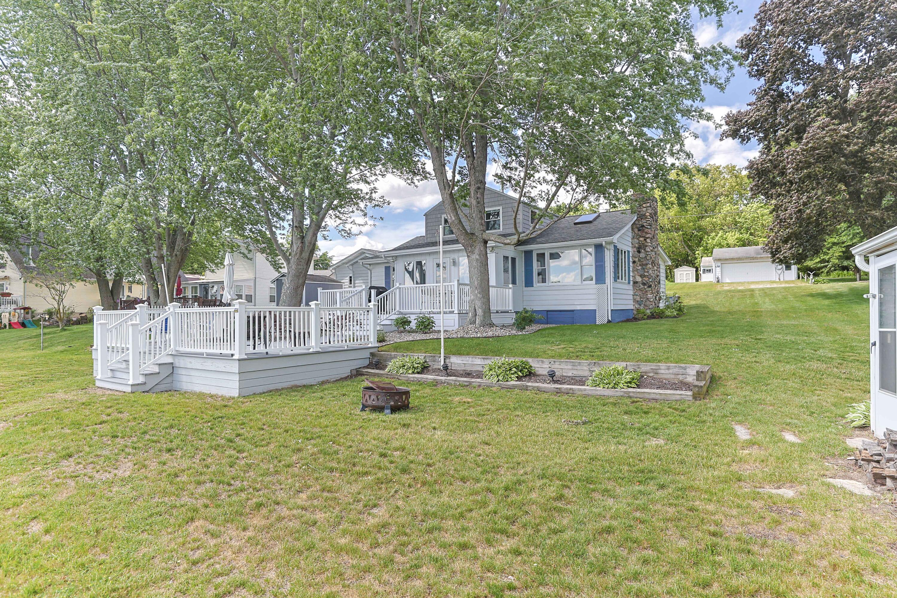 27061 Curtis Drive Edwardsburg MI 49112