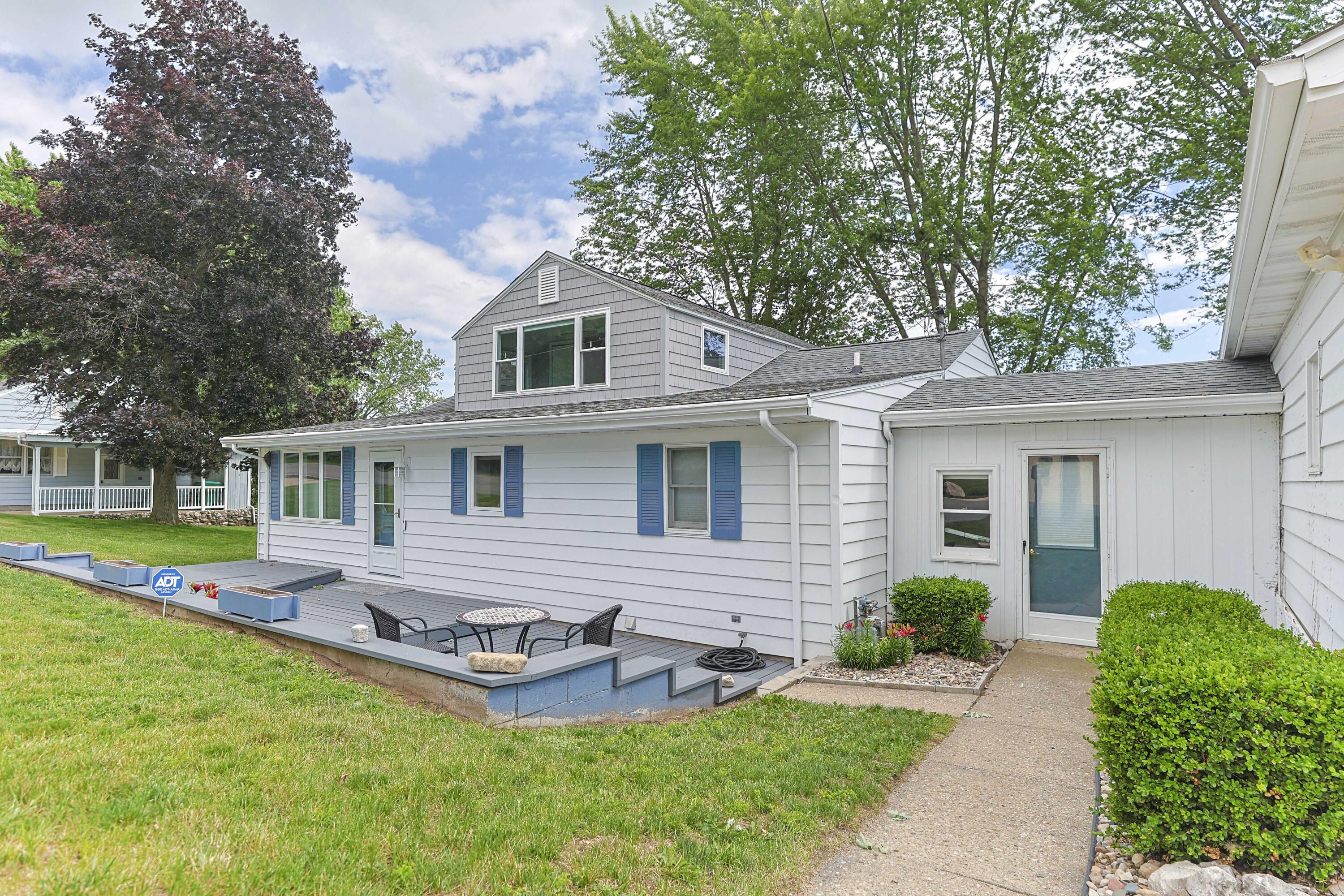 27061 Curtis Drive Edwardsburg MI 49112