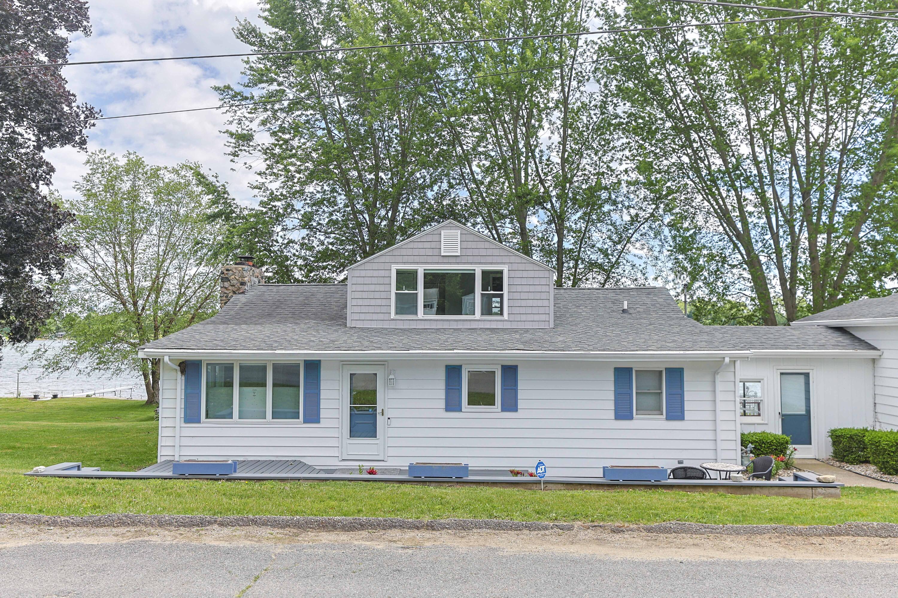 27061 Curtis Drive Edwardsburg MI 49112
