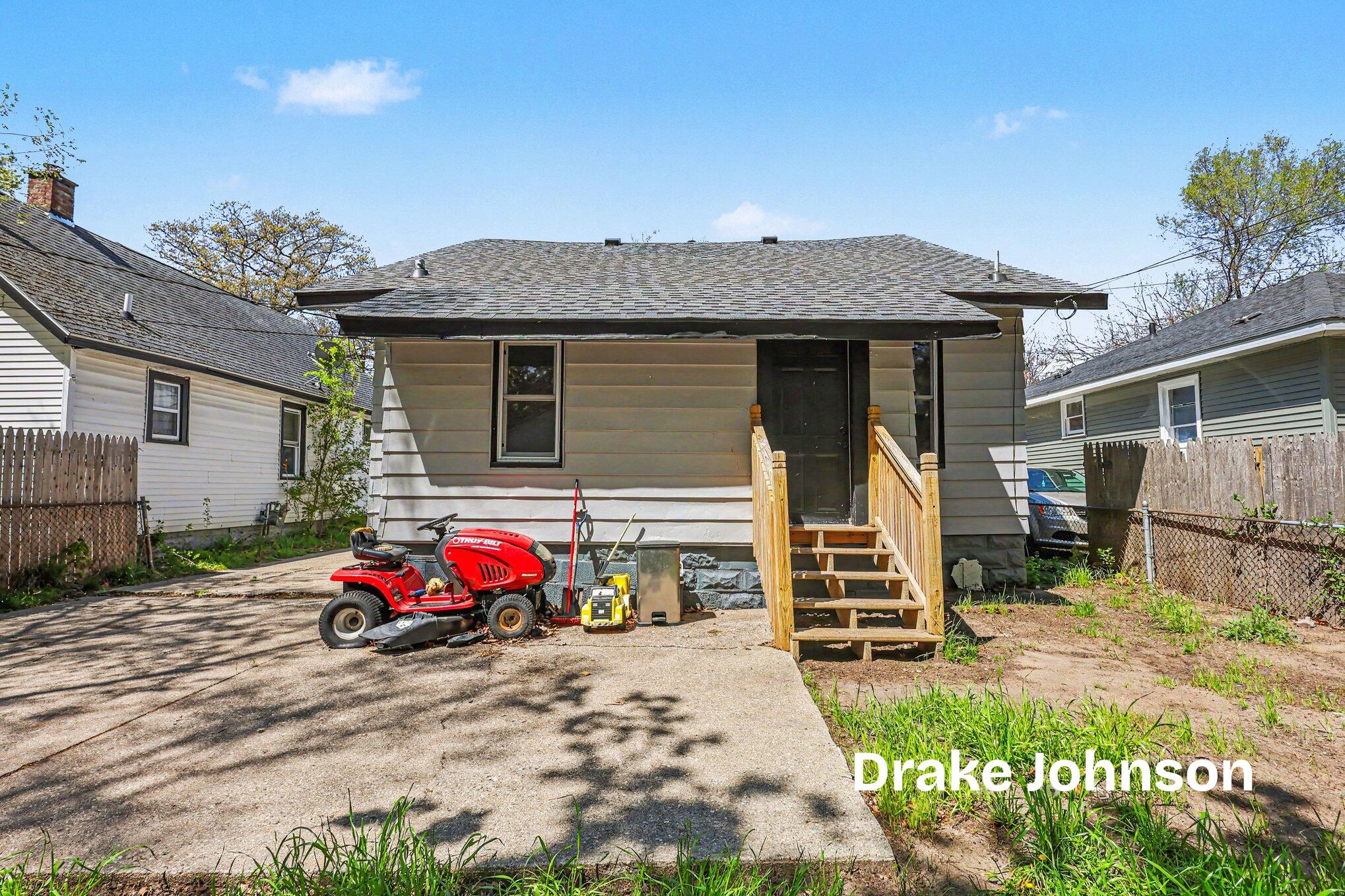 1626 Dyson Street Muskegon MI 49442