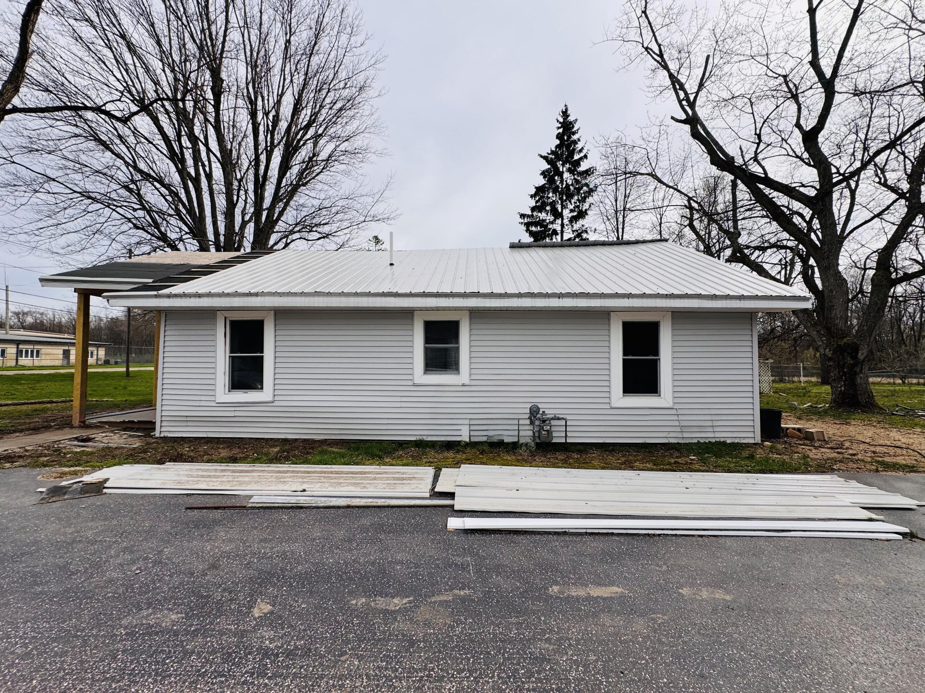 1250 S 15th Street Niles MI 49120