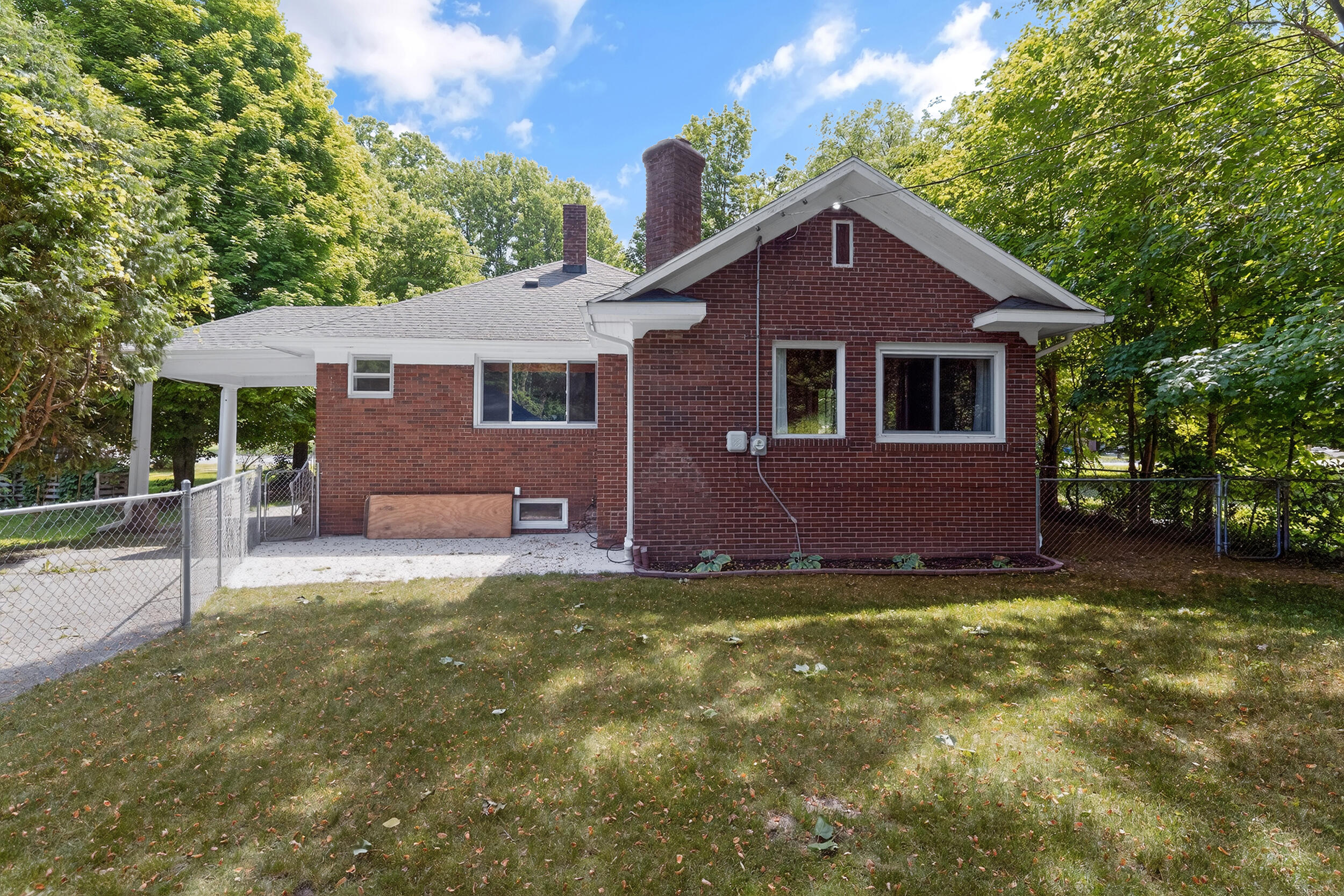 321 N Broadway Street Cassopolis MI 49031