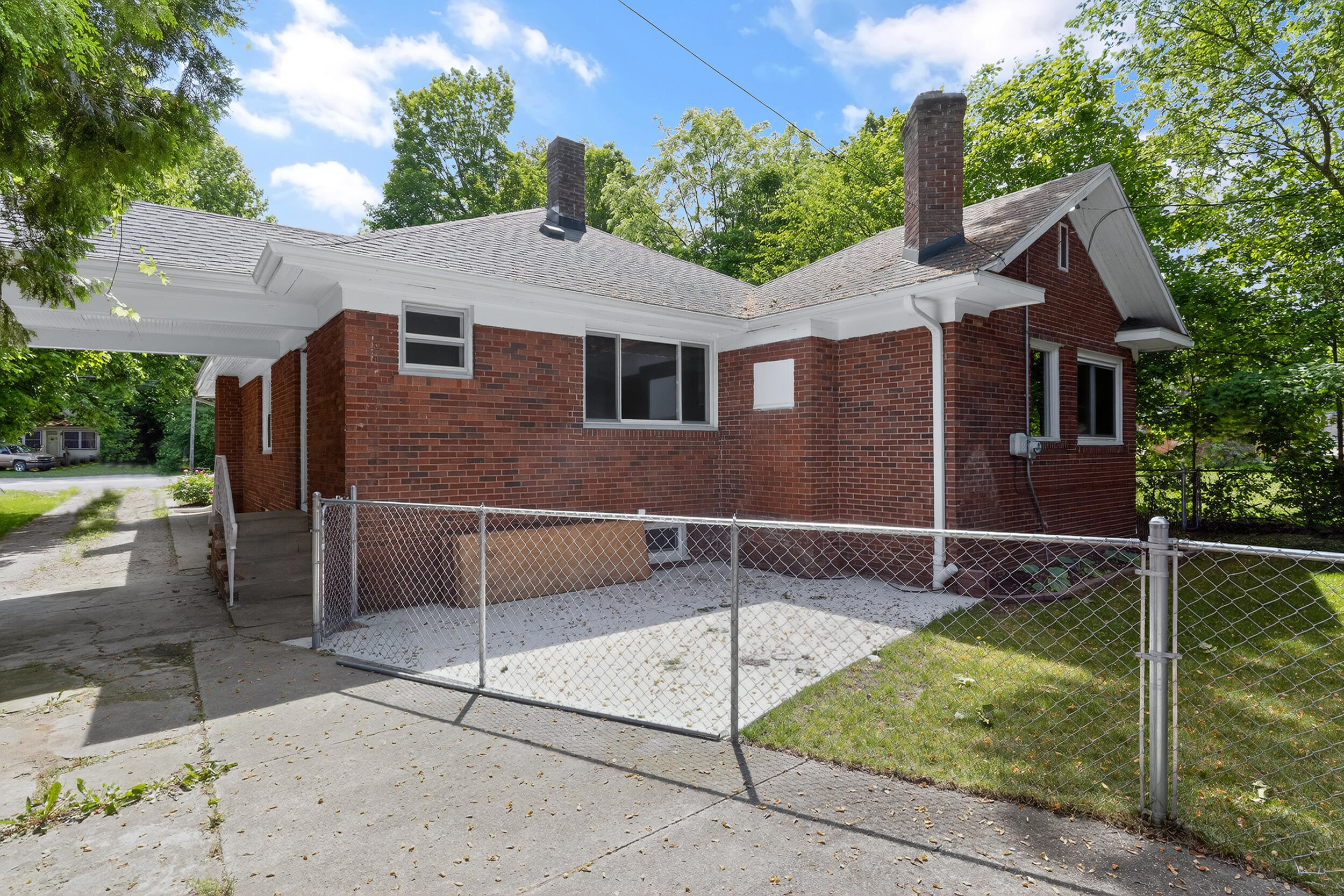 321 N Broadway Street Cassopolis MI 49031