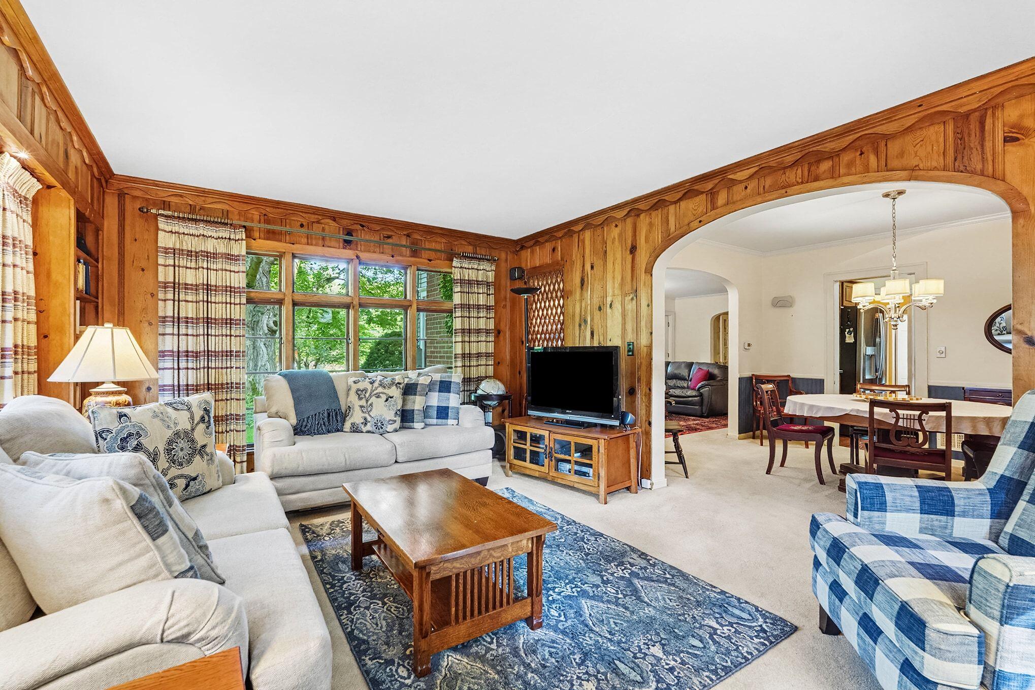 1110 Oakleigh Avenue NW Grand Rapids MI 49504