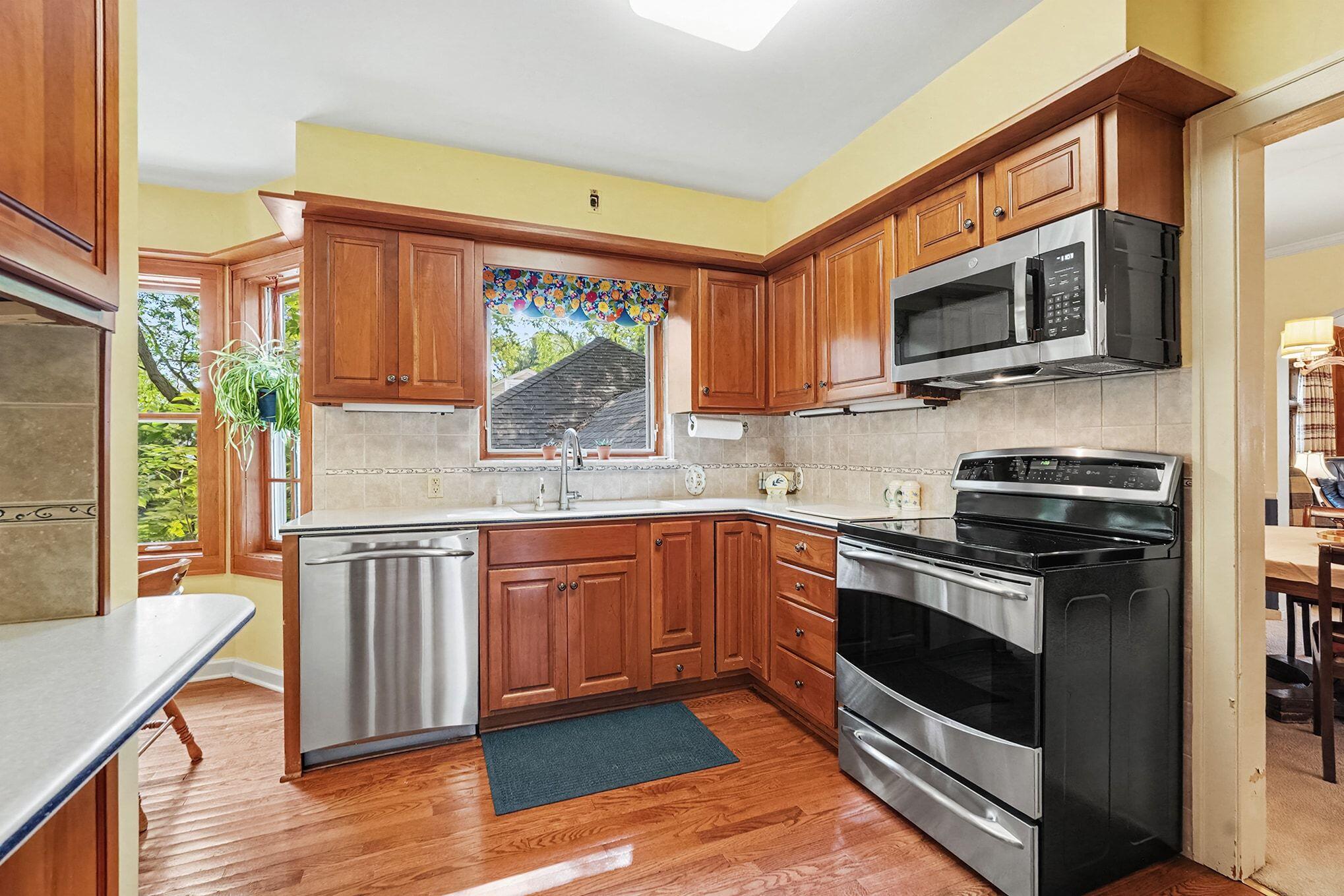 1110 Oakleigh Avenue NW Grand Rapids MI 49504