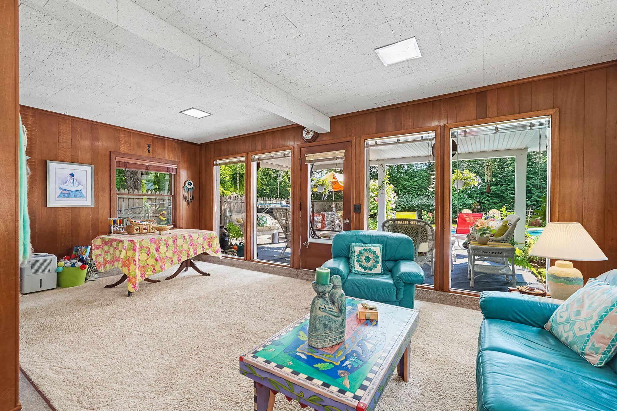 1110 Oakleigh Avenue NW Grand Rapids MI 49504