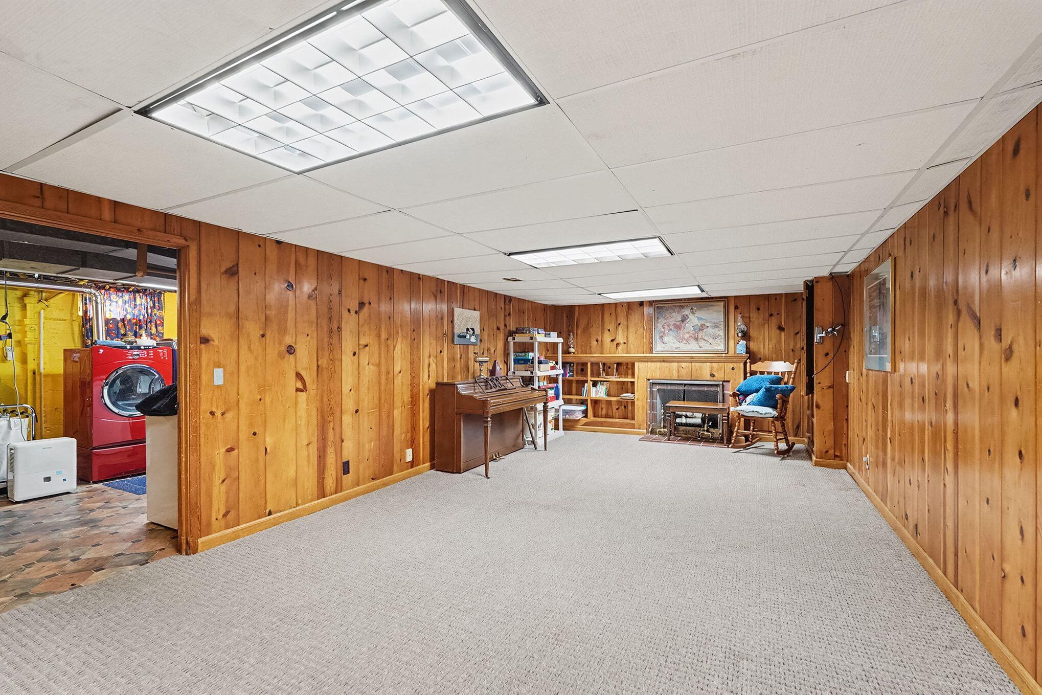 1110 Oakleigh Avenue NW Grand Rapids MI 49504