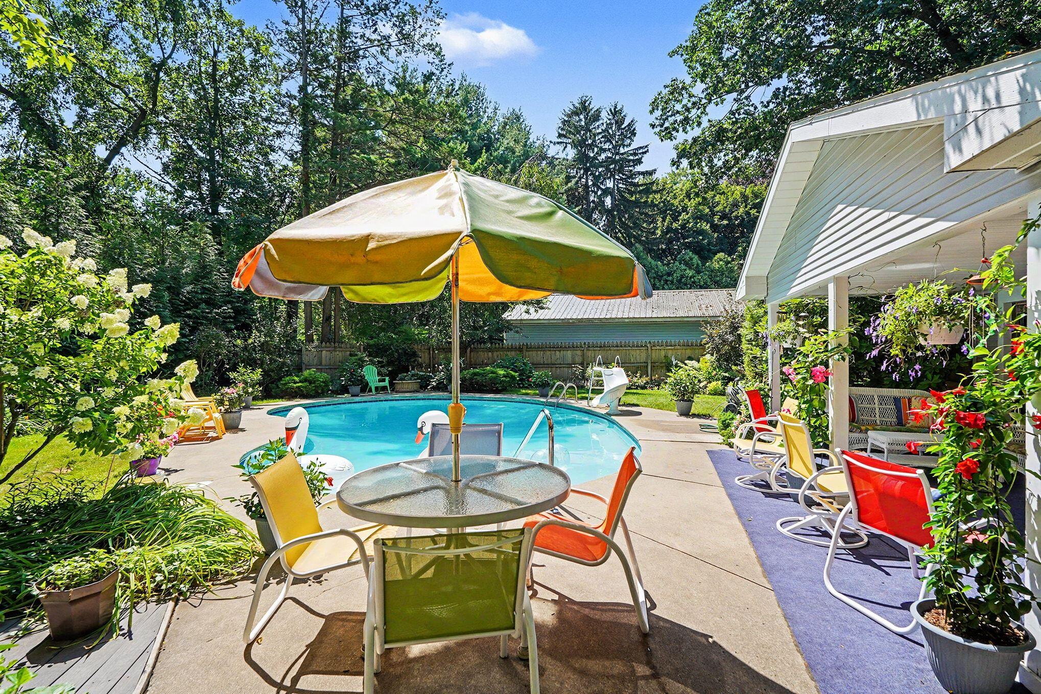 1110 Oakleigh Avenue NW Grand Rapids MI 49504