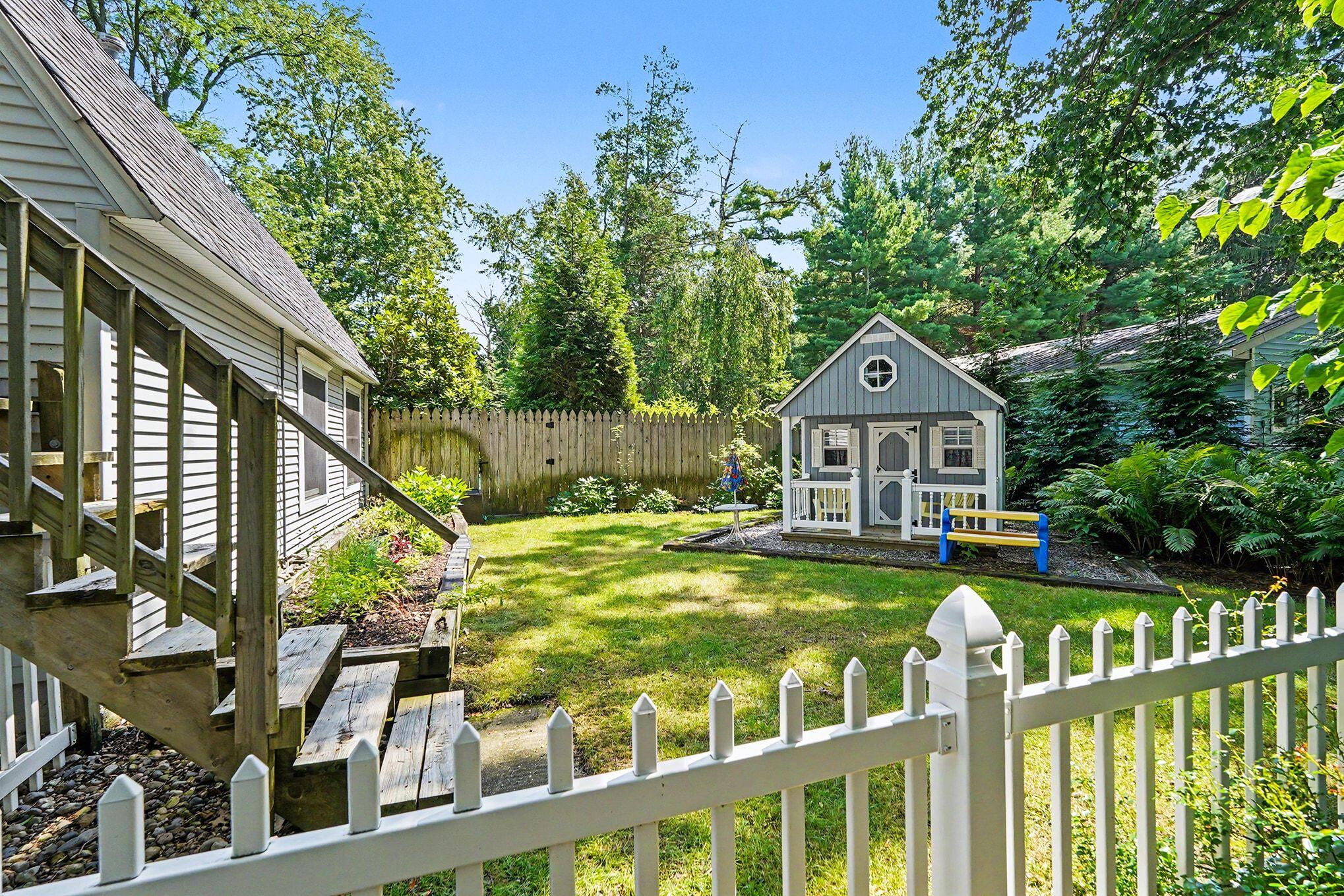 1110 Oakleigh Avenue NW Grand Rapids MI 49504