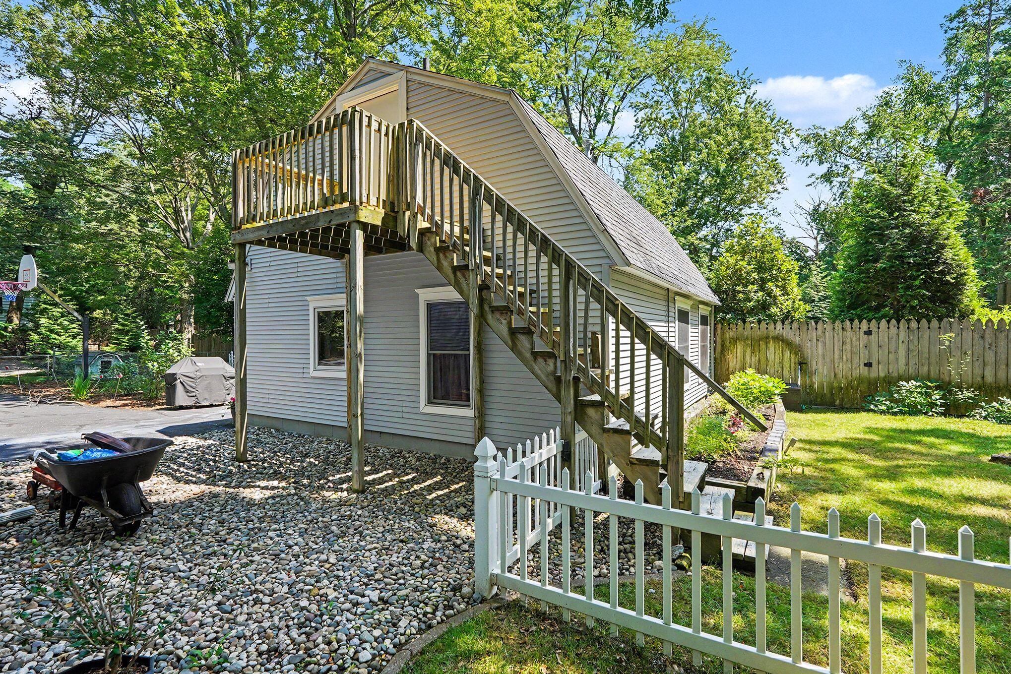 1110 Oakleigh Avenue NW Grand Rapids MI 49504