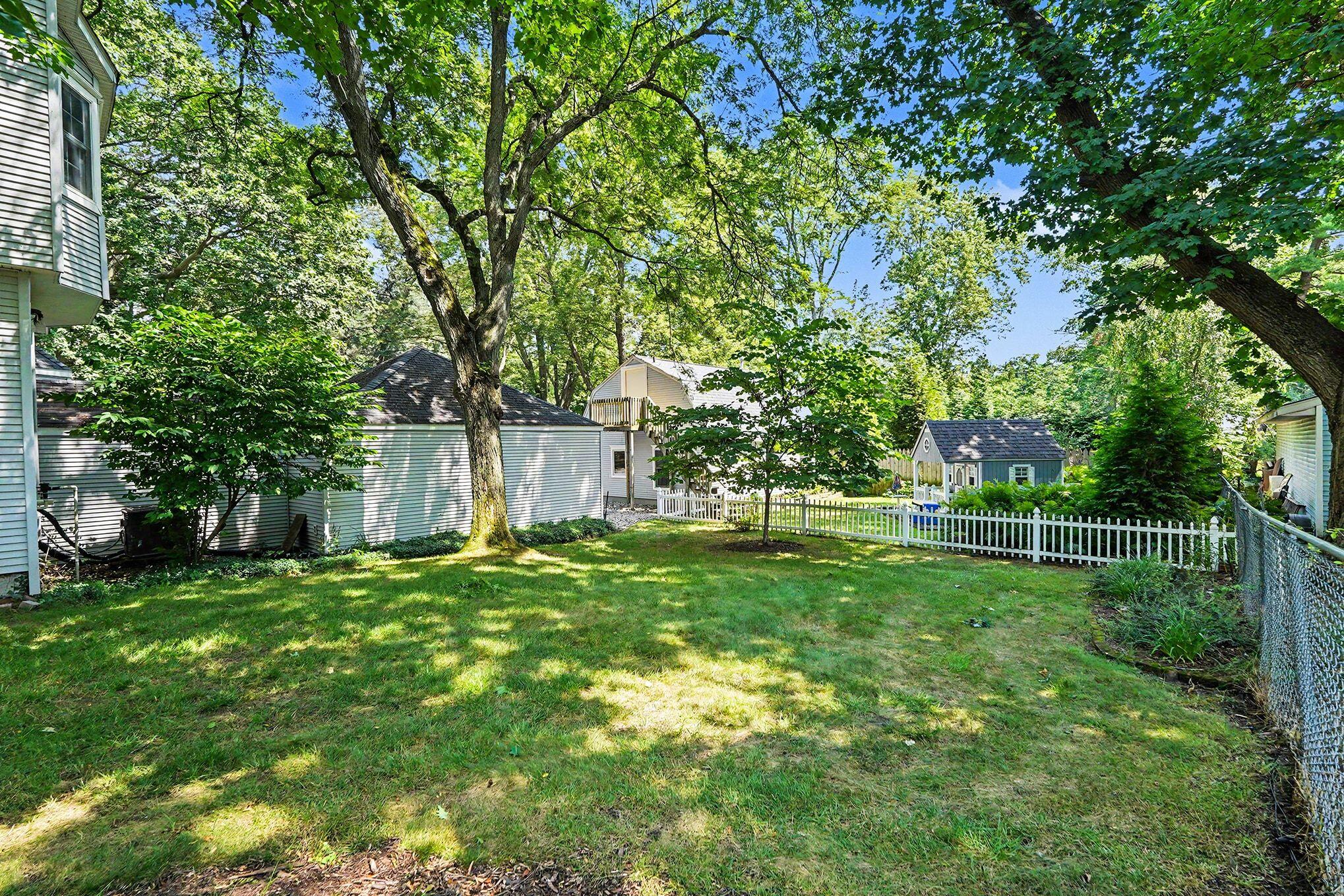 1110 Oakleigh Avenue NW Grand Rapids MI 49504