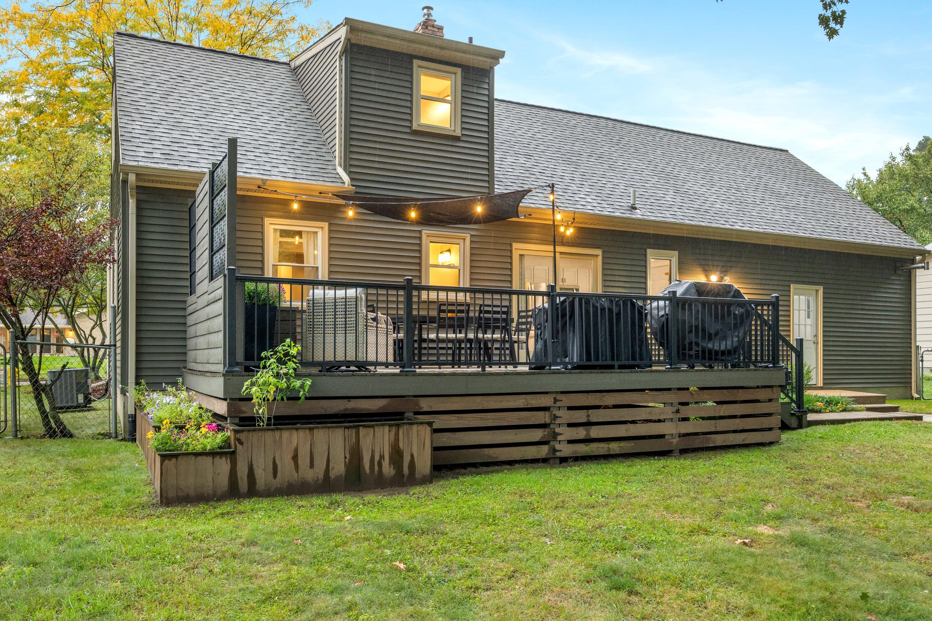 2531 Longmeadow Street NW Grand Rapids MI 49504