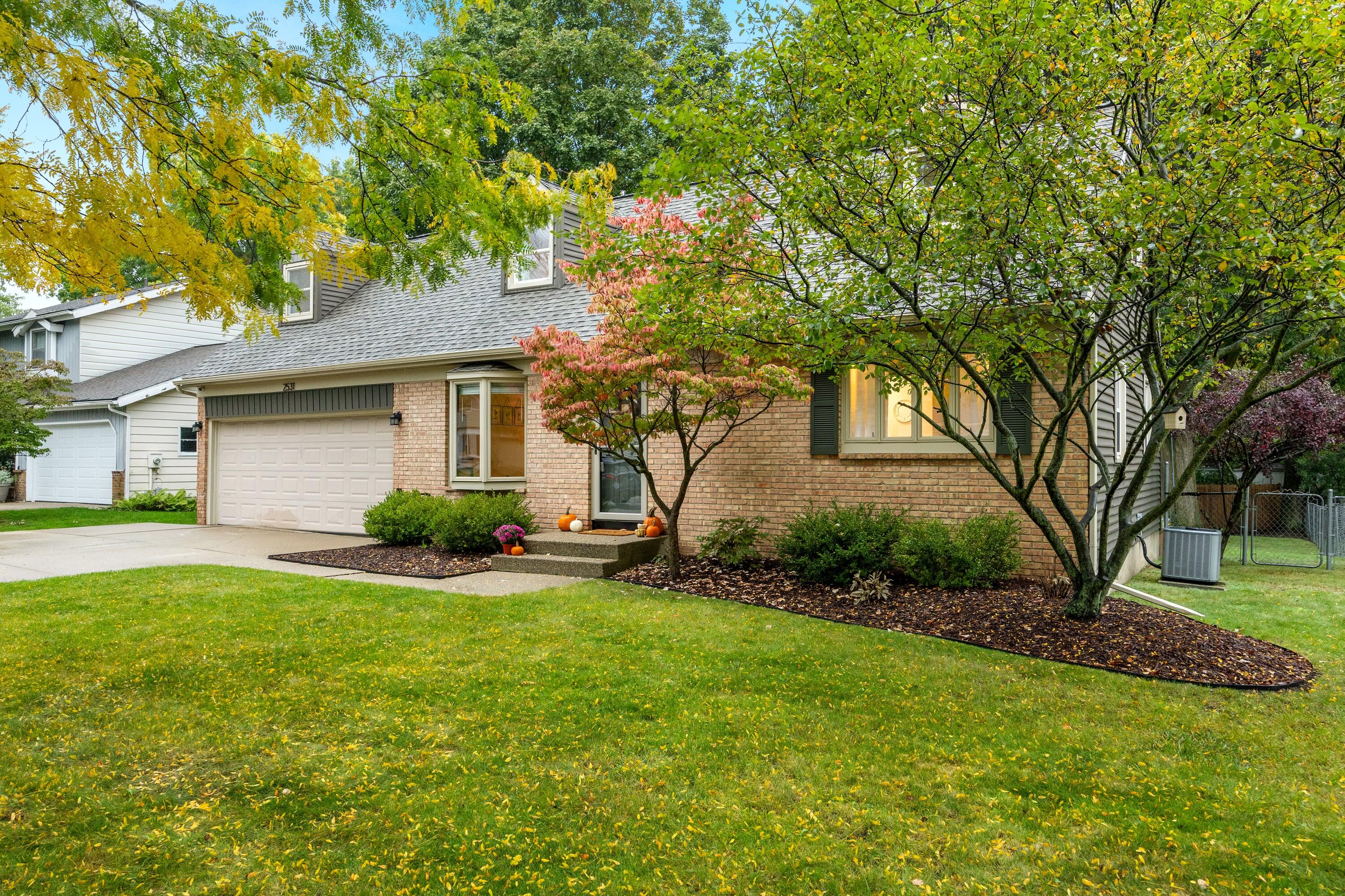 2531 Longmeadow Street NW Grand Rapids MI 49504