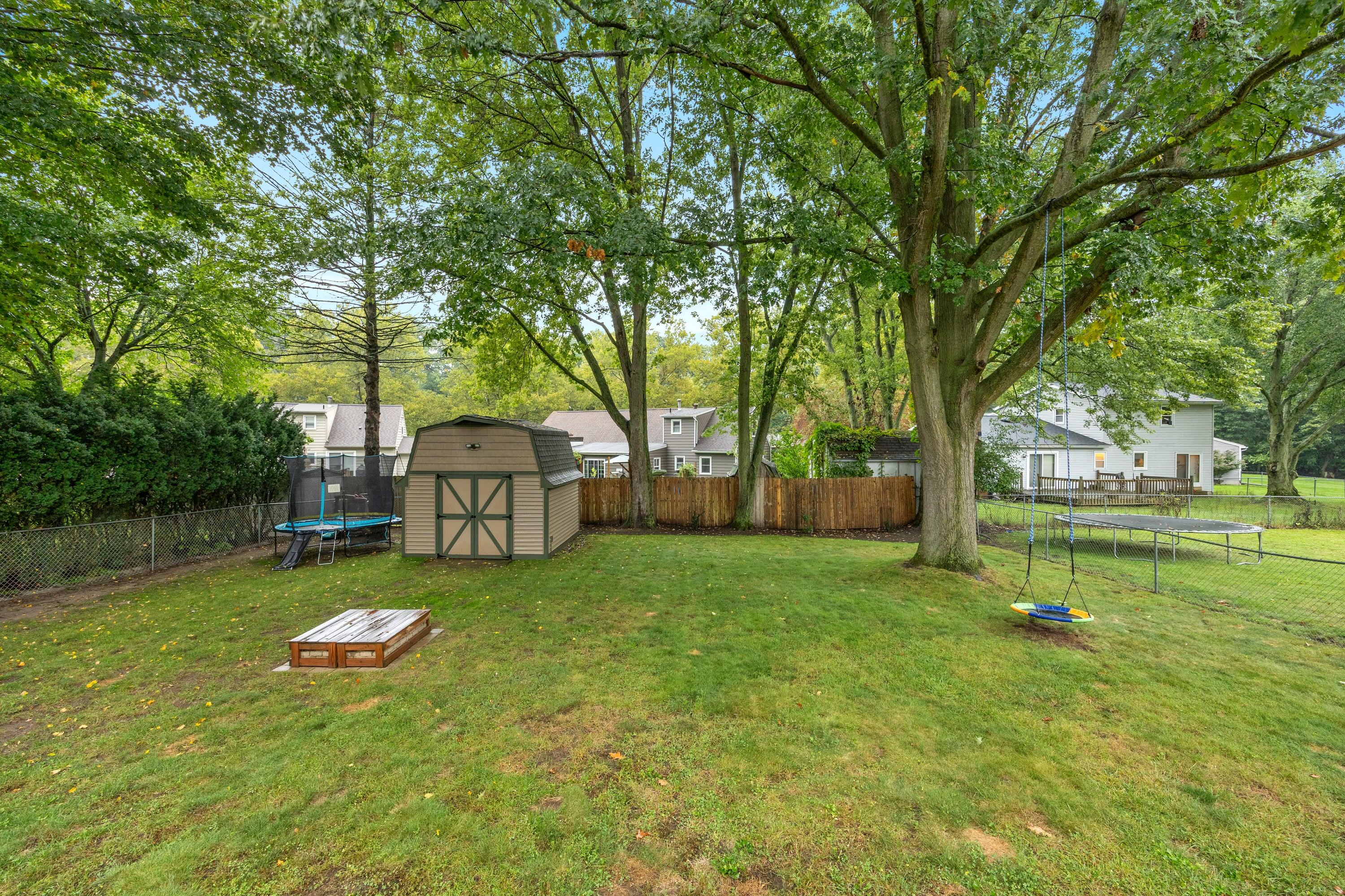 2531 Longmeadow Street NW Grand Rapids MI 49504