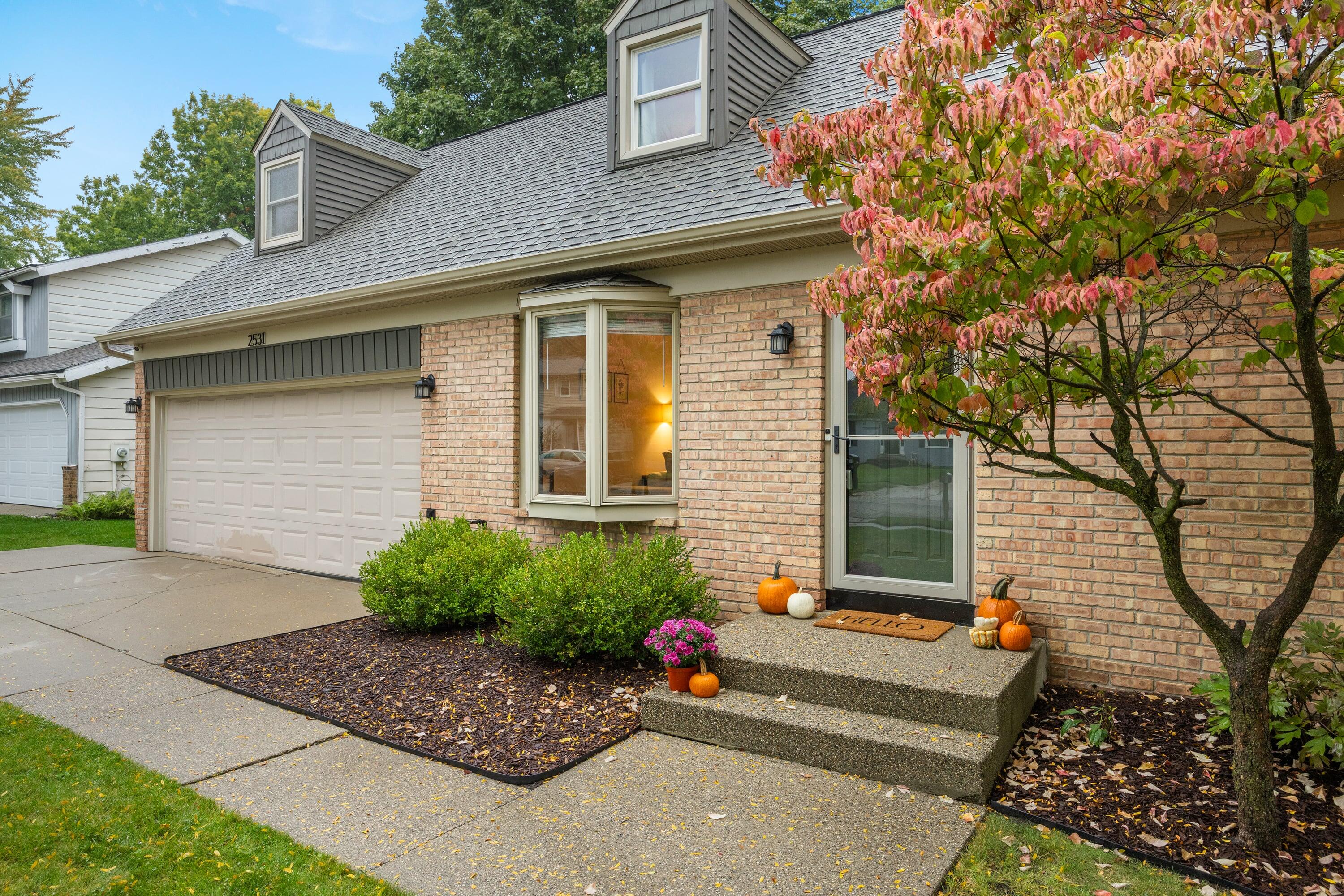 2531 Longmeadow Street NW Grand Rapids MI 49504