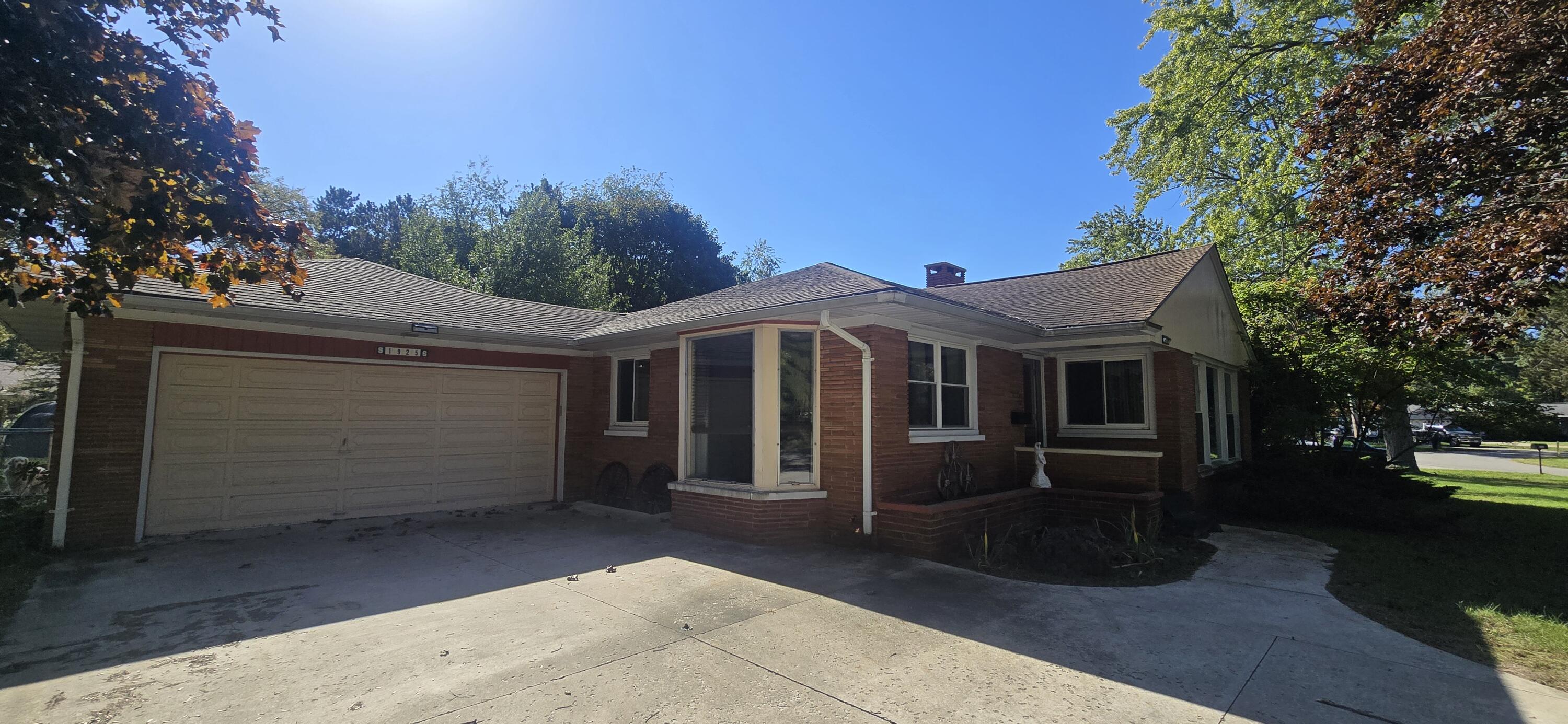 1925 Crestwood Lane Muskegon MI 49441