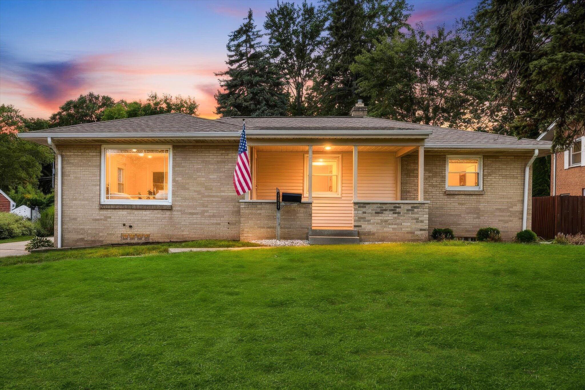 1752 Lake Michigan Drive NW Grand Rapids MI 49504